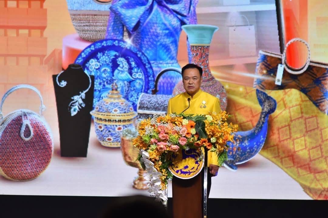 🔆พช.บุรีรัมย์🔆ร่วมพิธีเปิดงาน OTOP Midyear 2025 “ทันโลก ทันสมัย เศรษฐกิจไทยยั่งยืน”ชูศักยภาพภูมิปัญญาไทยสู่สากล