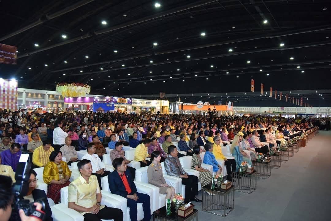 🔆พช.บุรีรัมย์🔆ร่วมพิธีเปิดงาน OTOP Midyear 2025 “ทันโลก ทันสมัย เศรษฐกิจไทยยั่งยืน”ชูศักยภาพภูมิปัญญาไทยสู่สากล