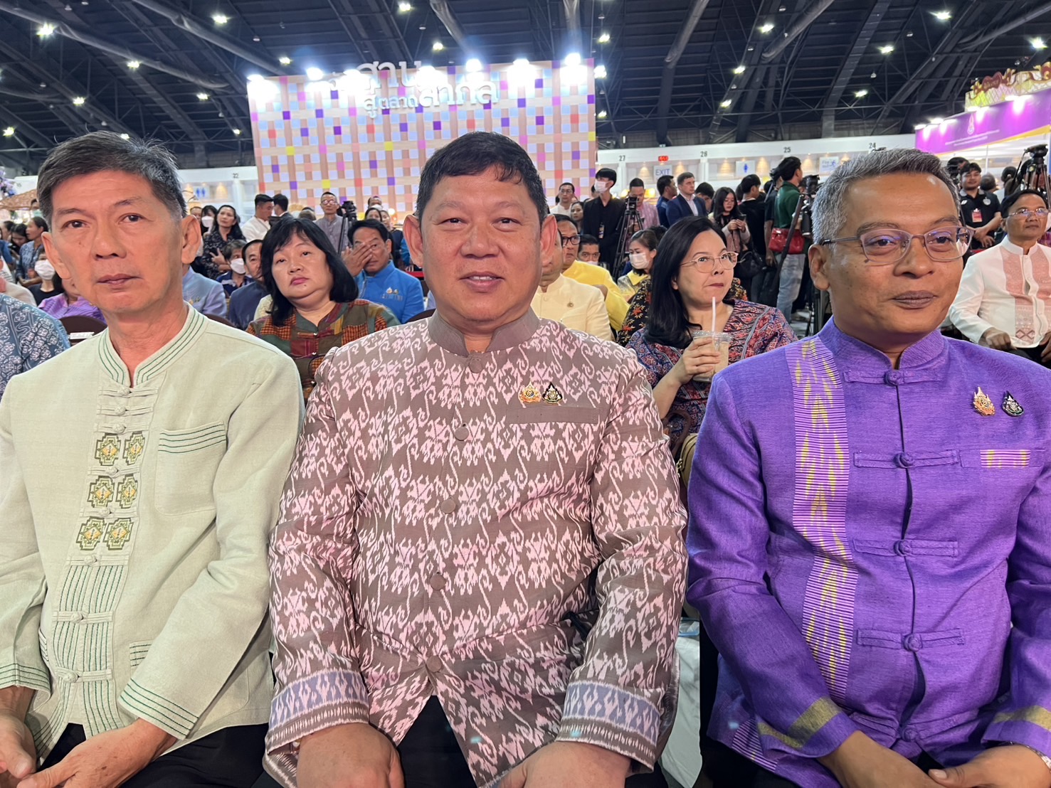 🔆พช.บุรีรัมย์🔆ร่วมพิธีเปิดงาน OTOP Midyear 2025 “ทันโลก ทันสมัย เศรษฐกิจไทยยั่งยืน”ชูศักยภาพภูมิปัญญาไทยสู่สากล