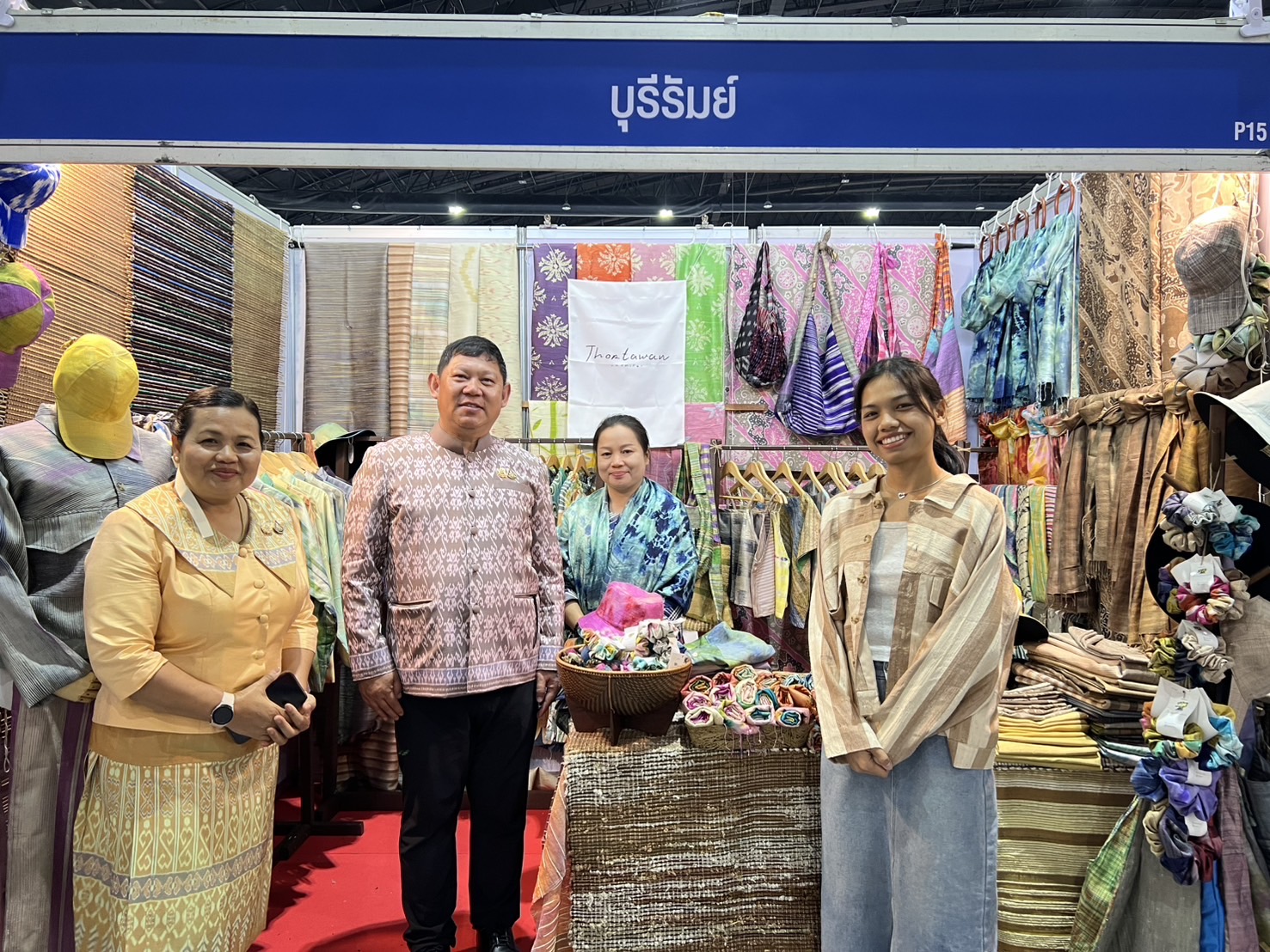 🔆พช.บุรีรัมย์🔆ร่วมพิธีเปิดงาน OTOP Midyear 2025 “ทันโลก ทันสมัย เศรษฐกิจไทยยั่งยืน”ชูศักยภาพภูมิปัญญาไทยสู่สากล