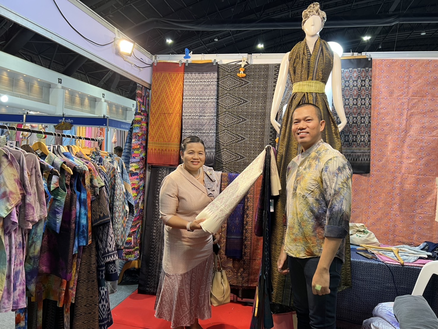 🔆พช.บุรีรัมย์🔆 “OTOP Midyear 2025 ทันโลก ทันสมัย เศรษฐกิจไทยยั่งยืน” ชูศักยภาพภูมิปัญญาไทยสู่สากล นำทัพผู้ประกอบการOTOPร่วมจัดแสดงและจำหน่ายสินค้าOTOP