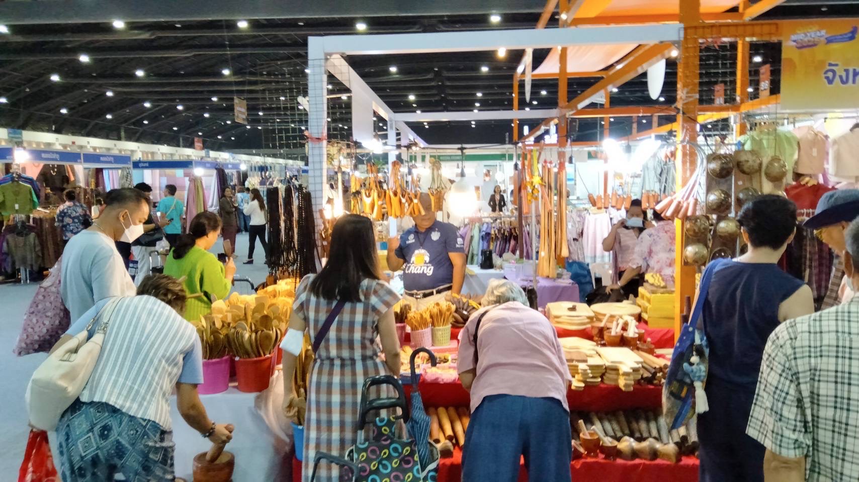 🔆พช.บุรีรัมย์🔆 “OTOP Midyear 2025 ทันโลก ทันสมัย เศรษฐกิจไทยยั่งยืน” ชูศักยภาพภูมิปัญญาไทยสู่สากล นำทัพผู้ประกอบการOTOPร่วมจัดแสดงและจำหน่ายสินค้าOTOP