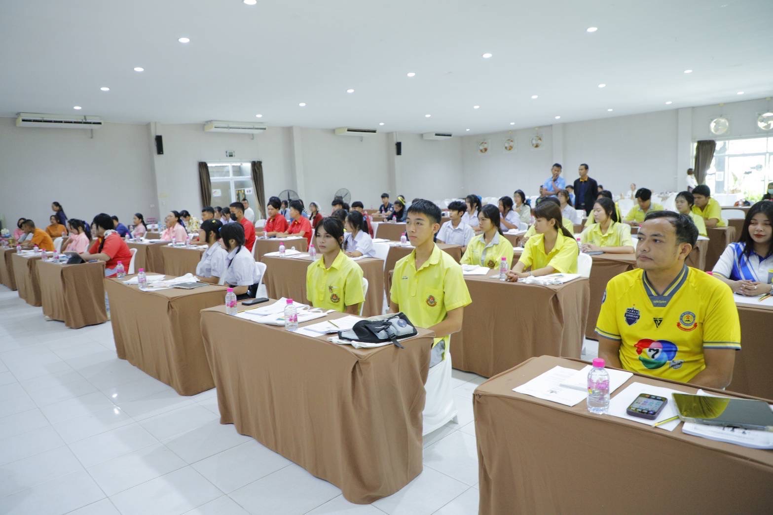 🔆พช.บุรีรัมย์🔆 GROWTH TEAM BURIRAM สร้างสรรค์ สร้างสุข : ร่วมโครงการอบรมเครือข่ายพลังสร้างสรรค์ส่งเสริมความเท่าเทียมทางเพศจังหวัดบุรีรัมย์