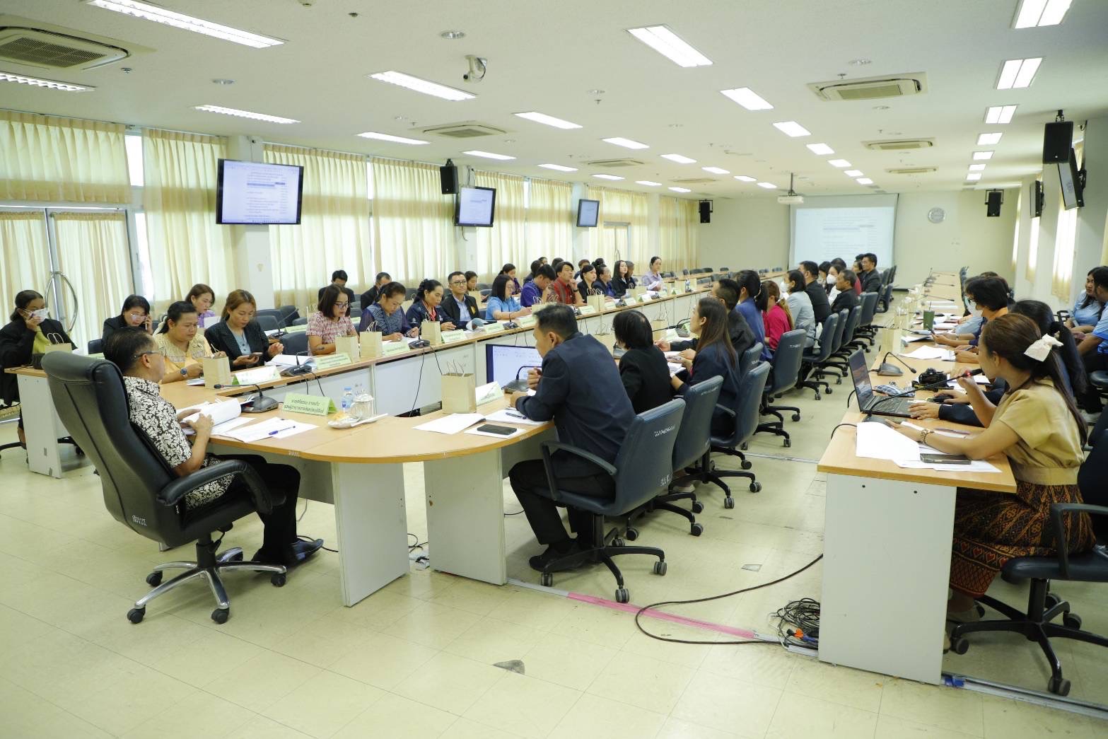 🔆พจ.บุรีรัมย์🔆 GROWTH TEAM BURIRAM สร้างสรรค์ สร้างสุข : ร่วมประชุมคณะอนุกรรมการกลุ่มภารกิจ (Cluster) จังหวัดบุรีรัมย์ (กลุ่มภารกิจด้านสังคม) หน่วยงานที่เกี่ยวข้องในด้านการพัฒนาสังคมในพื้นที่จังหวัดบุรีรัมย์ และภาคีเครือข่าย ครั้งที่ 2/2568 และคณะทํางานทบทวนแผนพัฒนาจังหวัด (พ.ศ. 2566-2570) ฉบับทบทวน ประจําปีงบประมาณ พ.ศ. 2570 และจัดทําแผนปฏิบัติราชการประจําปีของจังหวัด ประจําปีงบประมาณ พ.ศ. 2570 จังหวัดบุรีรัมย์