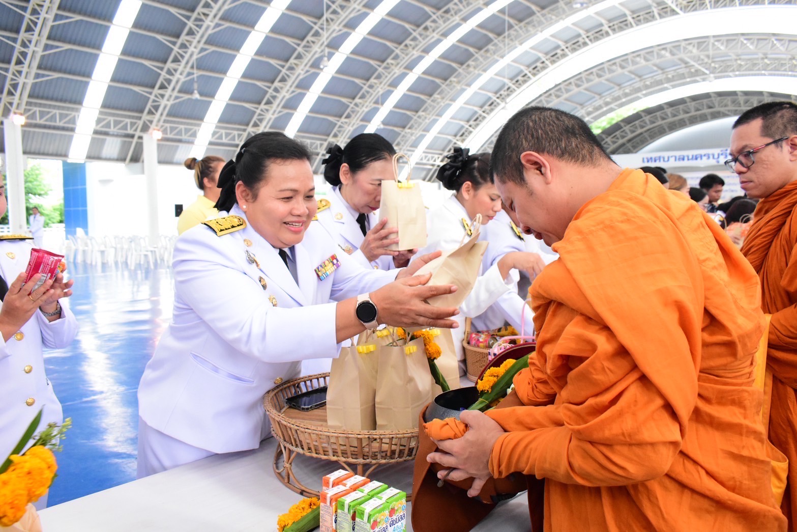 🔆พช.บุรีรัมย์🔆 GROWTH TEAM BURIRAM สร้างสรรค์ สร้างสุข : ร่วมพิธีถวายพระพรชัยมงคล และทำบุญตักบาตรและเนื่องในวันคล้ายวันประสูติสมเด็จพระเจ้าน้องนางเธอ เจ้าฟ้าจุฬาภรณวลัยลักษณ์ อัครราชกุมารี กรมพระศรีสวางควัฒน วรขัตติยราชนารี