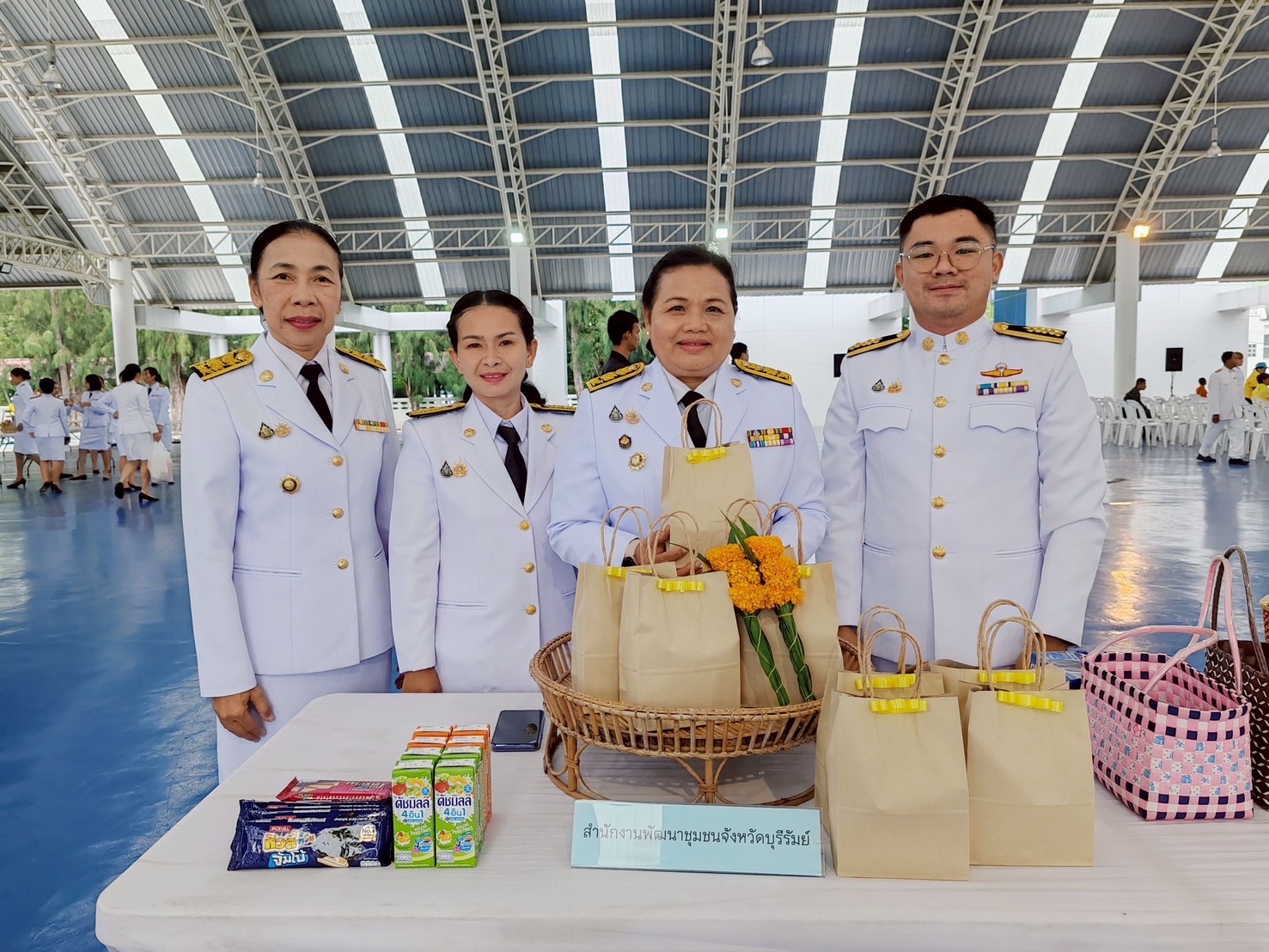 🔆พช.บุรีรัมย์🔆 GROWTH TEAM BURIRAM สร้างสรรค์ สร้างสุข : ร่วมพิธีถวายพระพรชัยมงคล และทำบุญตักบาตรและเนื่องในวันคล้ายวันประสูติสมเด็จพระเจ้าน้องนางเธอ เจ้าฟ้าจุฬาภรณวลัยลักษณ์ อัครราชกุมารี กรมพระศรีสวางควัฒน วรขัตติยราชนารี
