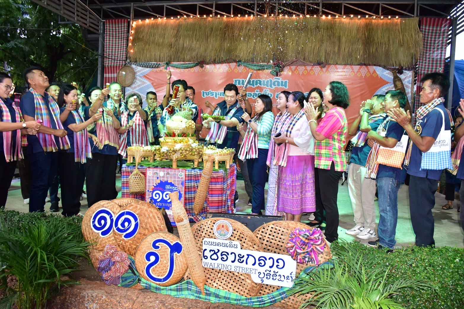 🔆พช.บุรีรัมย์🔆 GROWTH TEAM BURIRAM สร้างสรรค์ สร้างสุข : ร่วมงานครบรอบตลาดถนนคนเดิน เซราะกราว
