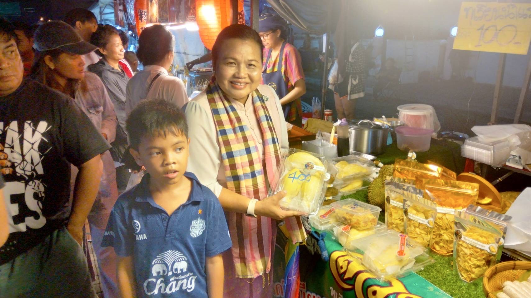 🔆พช.บุรีรัมย์🔆 GROWTH TEAM BURIRAM สร้างสรรค์ สร้างสุข : ร่วมงานครบรอบตลาดถนนคนเดิน เซราะกราว