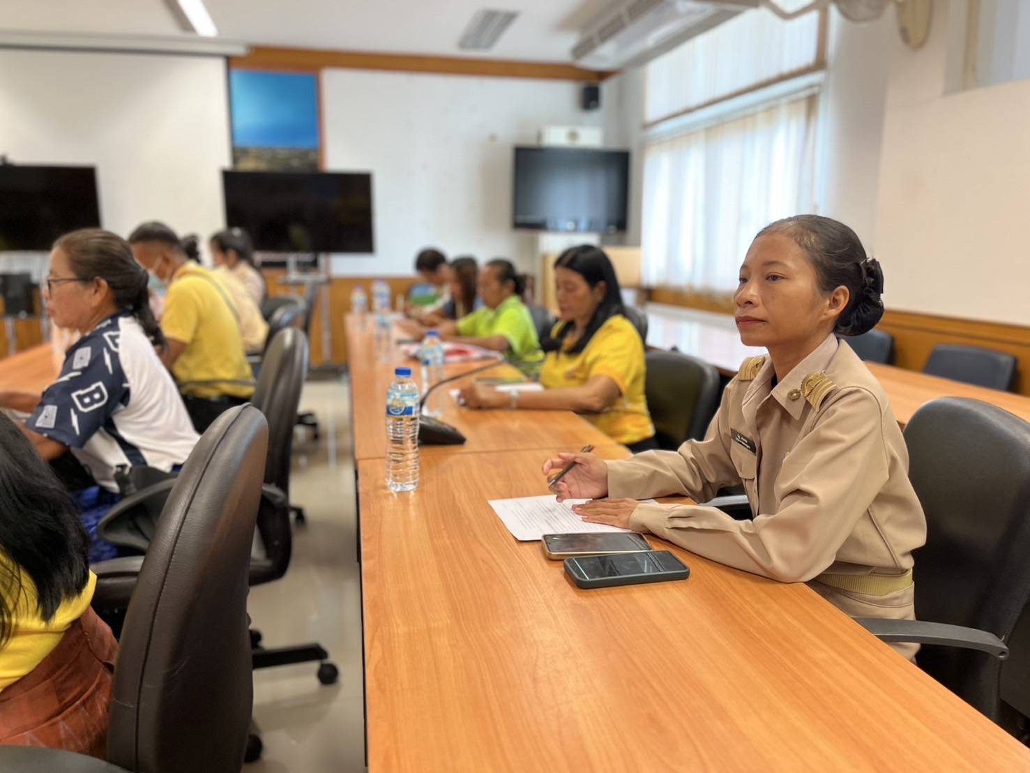 🔆พช.บุรีรัมย์🔆GROWTH TEAM BURIRAM สร้างสรรค์ สร้างสุข : ประชุมเพื่อคัดเลือกผู้ผลิต ผู้ประกอบการ OTOP เข้าร่วมกิจกรรมการประชาสัมพันธ์สร้างการรับรู้การพัฒนาผลิตภัณฑ์ OTOP กลุ่มปรับตัวสู่การพัฒนา (Quadrant D) ให้มีคุณภาพมาตรฐาน
