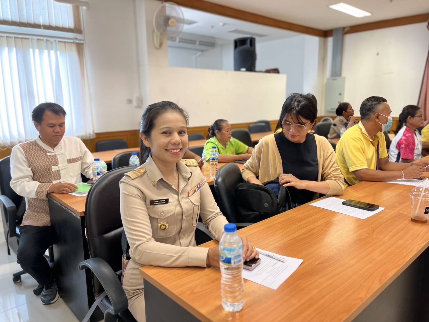 🔆พช.บุรีรัมย์🔆GROWTH TEAM BURIRAM สร้างสรรค์ สร้างสุข : ประชุมเพื่อคัดเลือกผู้ผลิต ผู้ประกอบการ OTOP เข้าร่วมกิจกรรมการประชาสัมพันธ์สร้างการรับรู้การพัฒนาผลิตภัณฑ์ OTOP กลุ่มปรับตัวสู่การพัฒนา (Quadrant D) ให้มีคุณภาพมาตรฐาน