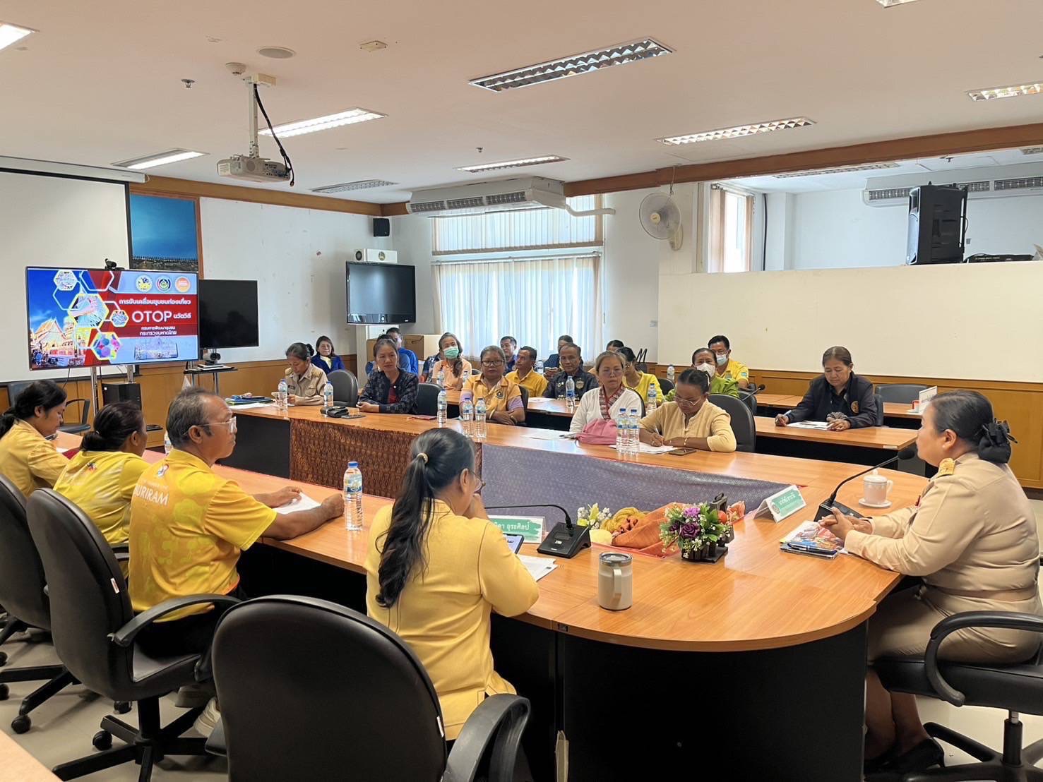 🔆พช.บุรีรัมย์🔆GROWTH TEAM BURIRAM สร้างสรรค์ สร้างสุข : ประชุมเพื่อเสริมสร้างความเข้าใจในการขับเคลื่อนการส่งเสริมการท่องเที่ยวชุมชนและสร้างความเข้มแข็งของเศรษฐกิจฐานราก