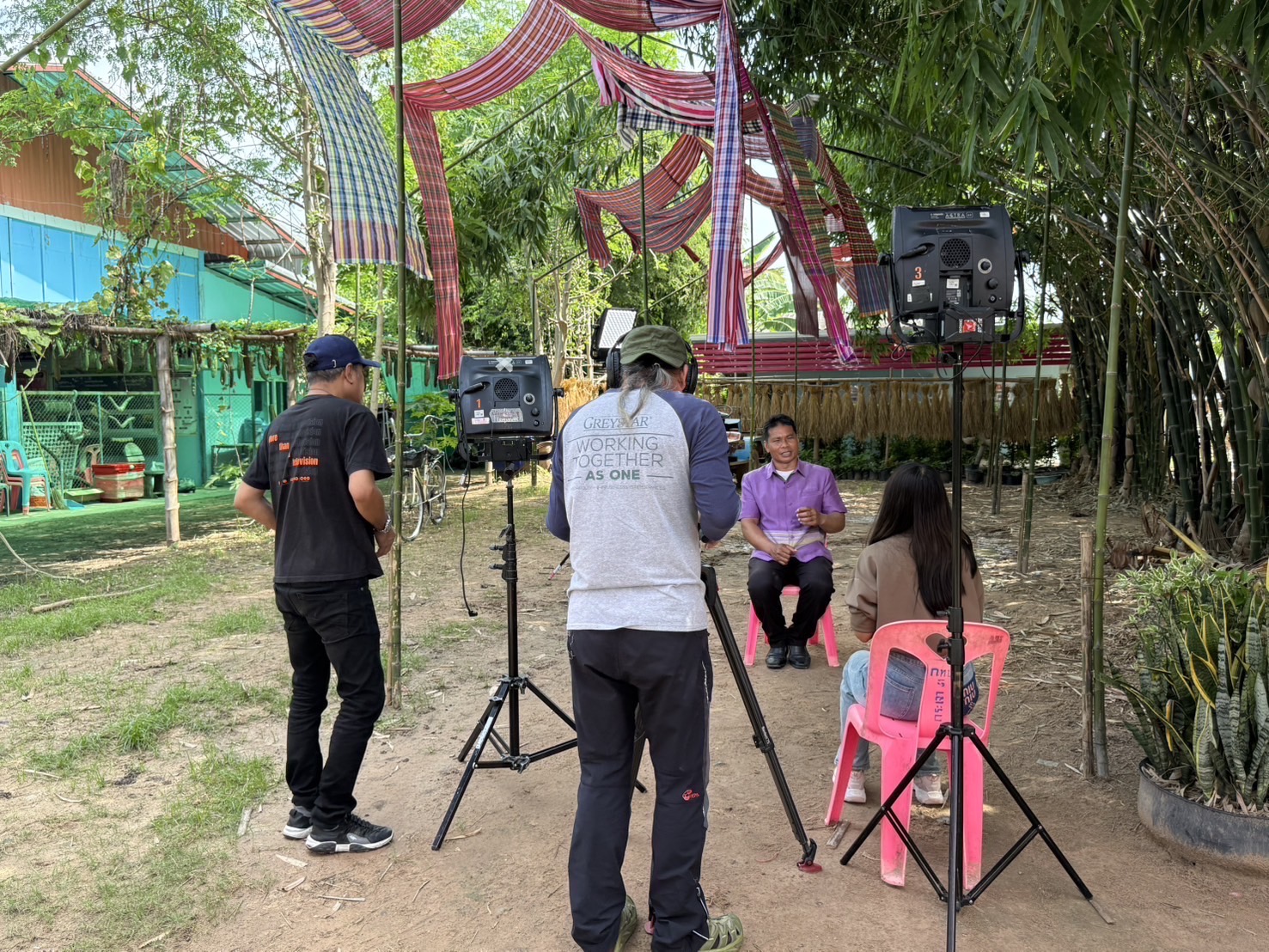 🔆พช.บุรีรัมย์🔆GROWTH TEAM BURIRAM สร้างสรรค์ สร้างสุข : ร่วมสนับสนุนการถ่ายทำรายการ Thai PBS ถ่ายทอดพลังเยาวชนสร้างสรรค์ “Young ผการันดูล” พัฒนาชุมชนด้วยศิลปะและภูมิปัญญา