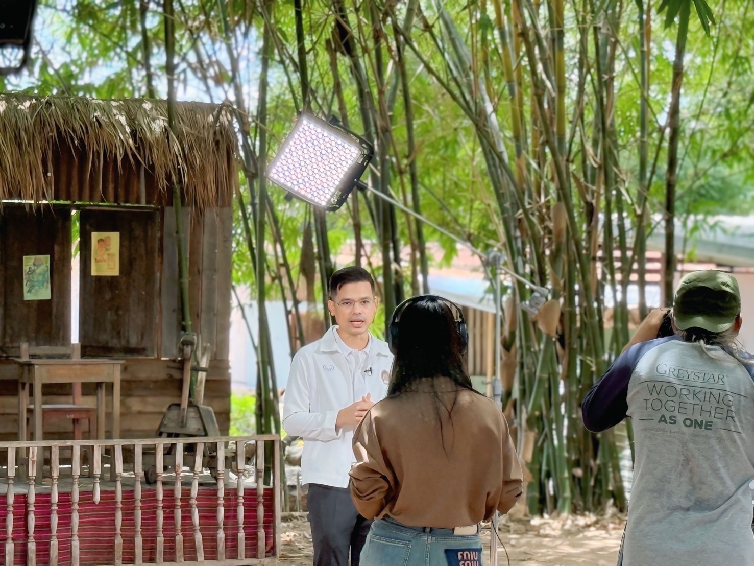 🔆พช.บุรีรัมย์🔆GROWTH TEAM BURIRAM สร้างสรรค์ สร้างสุข : ร่วมสนับสนุนการถ่ายทำรายการ Thai PBS ถ่ายทอดพลังเยาวชนสร้างสรรค์ “Young ผการันดูล” พัฒนาชุมชนด้วยศิลปะและภูมิปัญญา