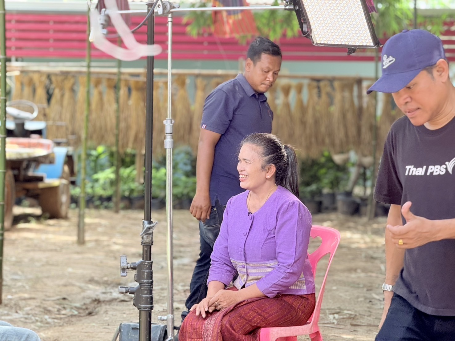 🔆พช.บุรีรัมย์🔆GROWTH TEAM BURIRAM สร้างสรรค์ สร้างสุข : ร่วมสนับสนุนการถ่ายทำรายการ Thai PBS ถ่ายทอดพลังเยาวชนสร้างสรรค์ “Young ผการันดูล” พัฒนาชุมชนด้วยศิลปะและภูมิปัญญา