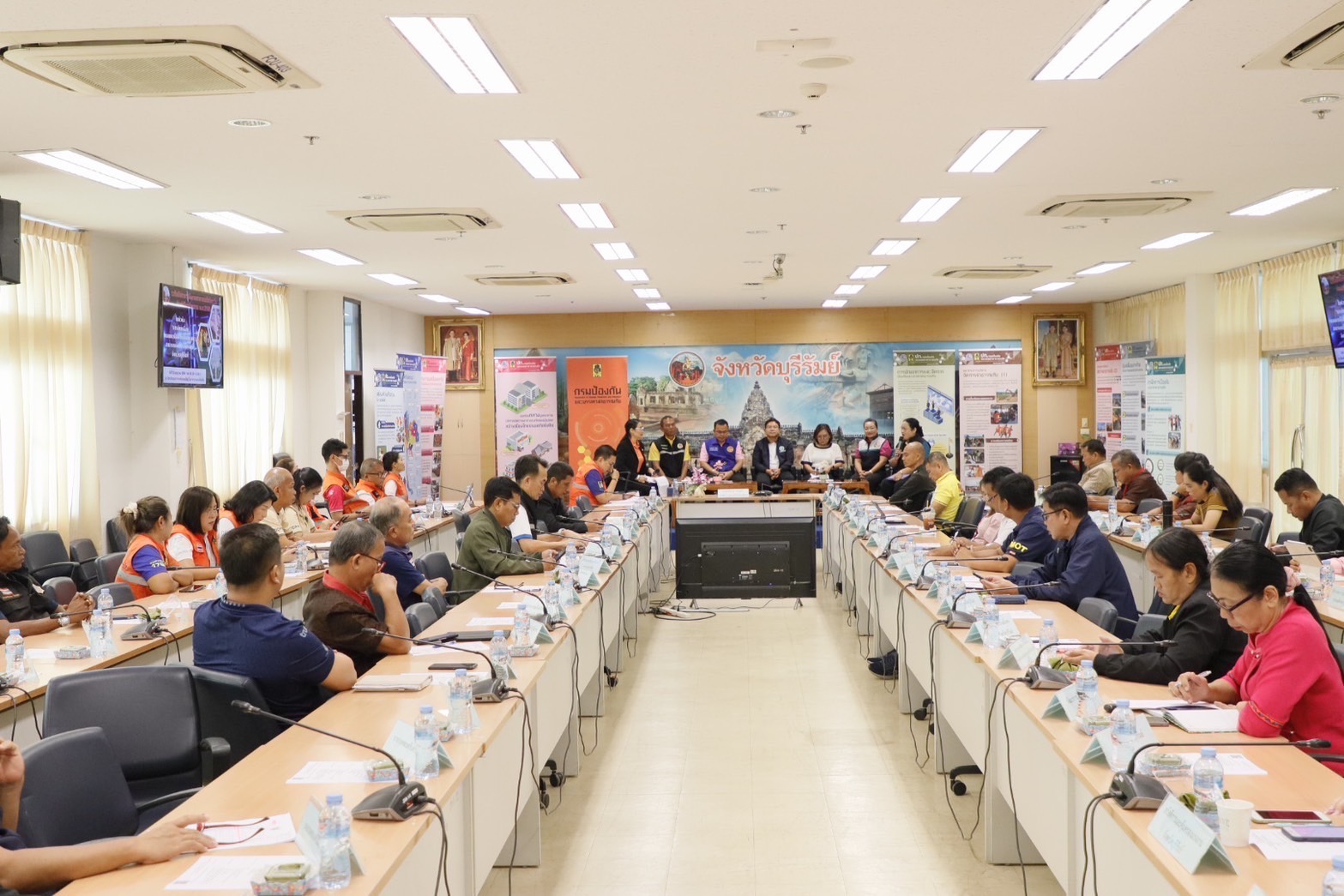🔆พช.บุรีรัมย์🔆GROWTH TEAM BURIRAM สร้างสรรค์ สร้างสุข : ร่วมประชุม เวที “สมัชชาการจัดการสาธารณภัยจังหวัด ประจำปีงบปะมาณ พ.ศ. 2568” ในหัวข้อ “การขับเคลื่อนแผนการป้องกันและบรรเทาสาธารณภัยในระดับพื้นที่” จังหวัดบุรีรัมย์