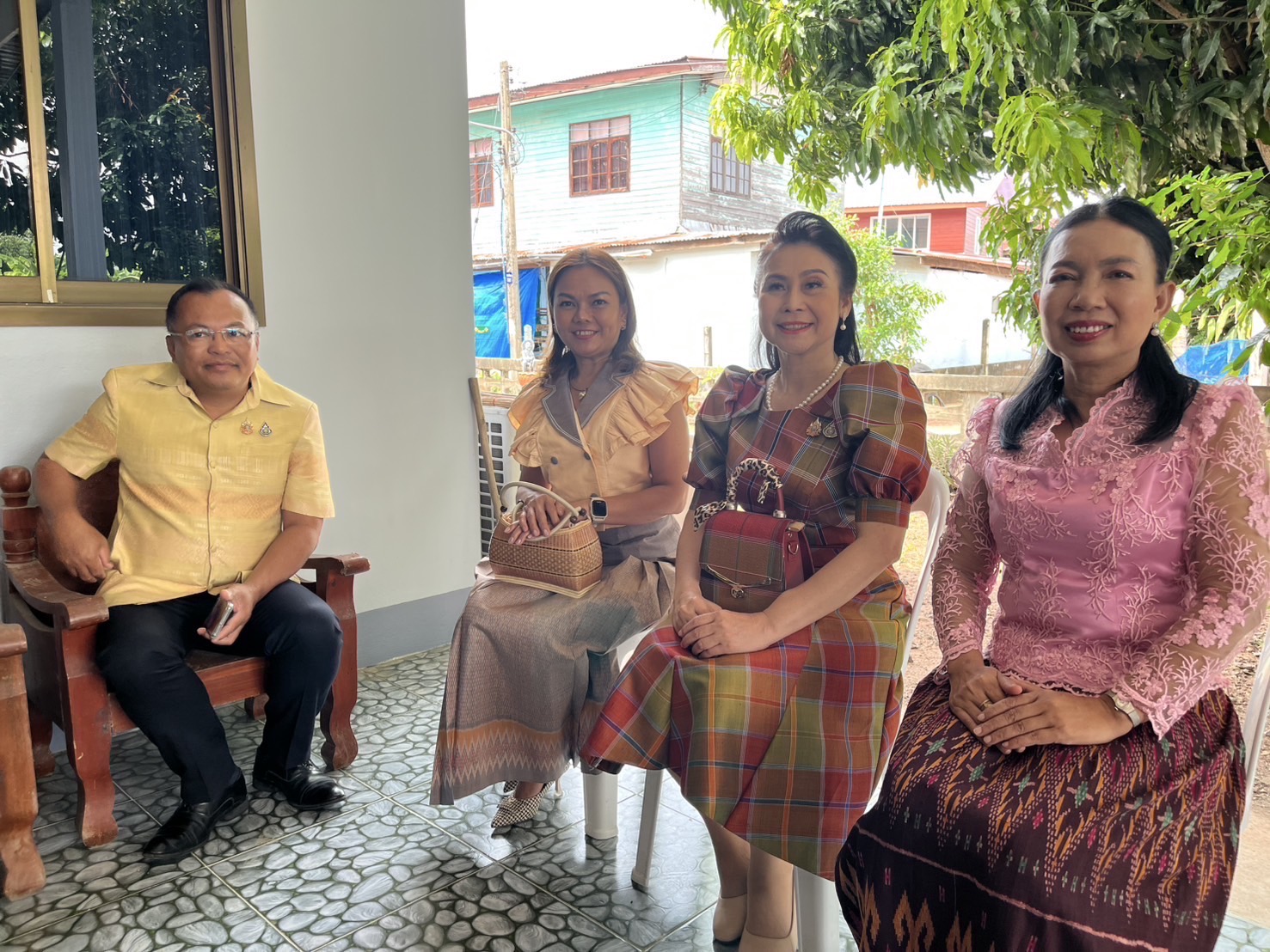🔆พช.บุรีรัมย์🔆GROWTH TEAM BURIRAM สร้างสรรค์ สร้างสุข : ขับเคลื่อนโครงการตามแนวพระดำริ “ผ้าไทยใส่ให้สนุก”