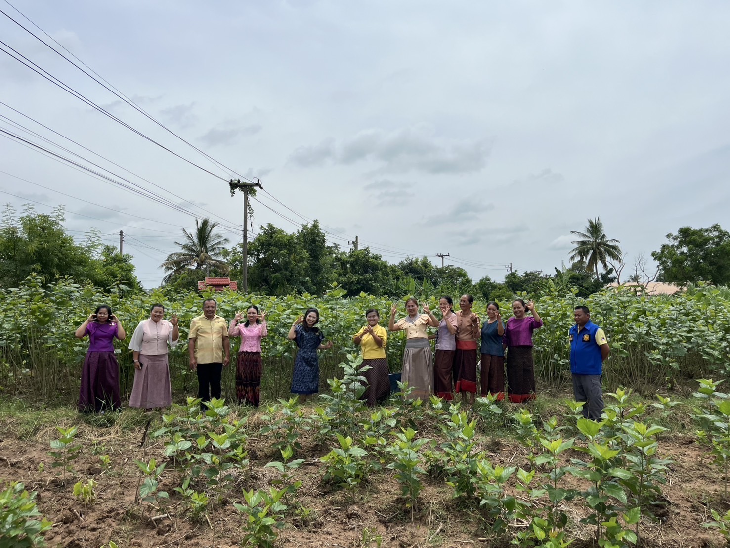 🔆พช.บุรีรัมย์🔆GROWTH TEAM BURIRAM สร้างสรรค์ สร้างสุข : ขับเคลื่อนโครงการตามแนวพระดำริ “ผ้าไทยใส่ให้สนุก”