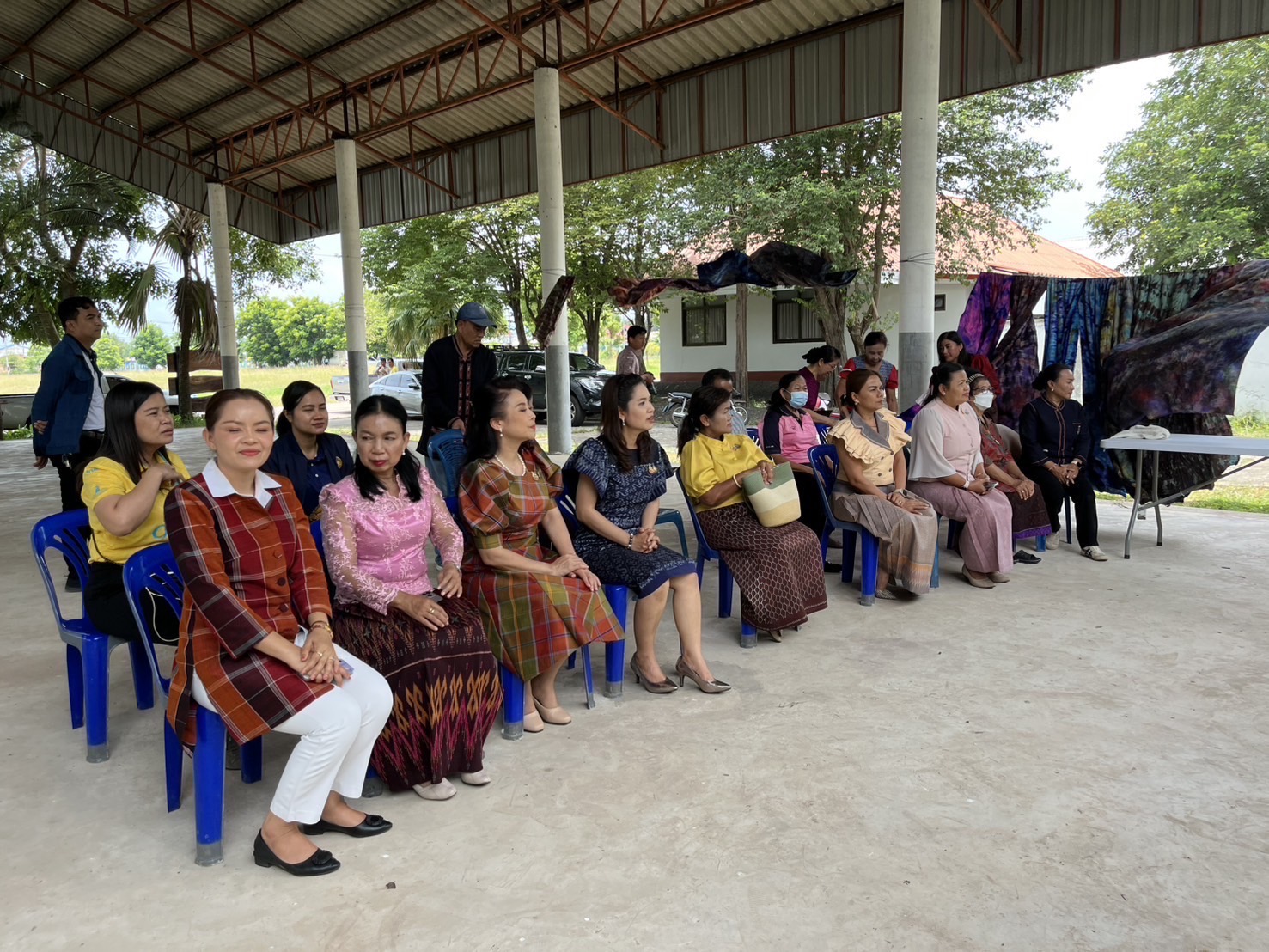 🔆พช.บุรีรัมย์🔆GROWTH TEAM BURIRAM สร้างสรรค์ สร้างสุข : ขับเคลื่อนโครงการตามแนวพระดำริ “ผ้าไทยใส่ให้สนุก”