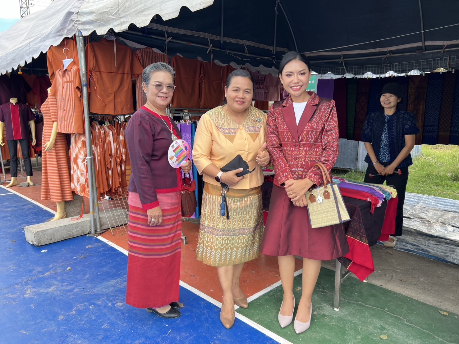 🔆พช.บุรีรัมย์🔆 GROWTH TEAM BURIRAM สร้างสรรค์ สร้างสุข : งานหนึ่งอำเภอหนึ่งงานประเพณี เทศกาลกินขาหมูรสดี มะพร้าวเผาหมูสี ข้าวเม่ามากมีของดีเมืองนางรอง ประจำปี 2568 ครั้งที่5