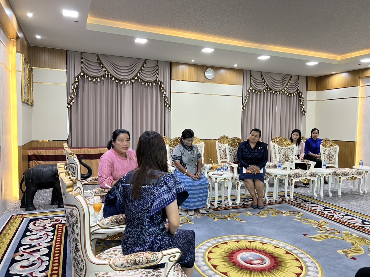 🔆พช.บุรีรัมย์🔆 GROWTH TEAM BURIRAM สร้างสรรค์ สร้างสุข : เตรียมพร้อมขับเคลื่อนผ้าไทยใส่ให้สนุก และจัดทำสื่อประชาสัมพันธ์ผลการดำเนินงานขับเคลื่อนผ้าไทยใส่ให้สนุก ภายใต้ภารกิจของชมรมแม่บ้านมหาดไทย