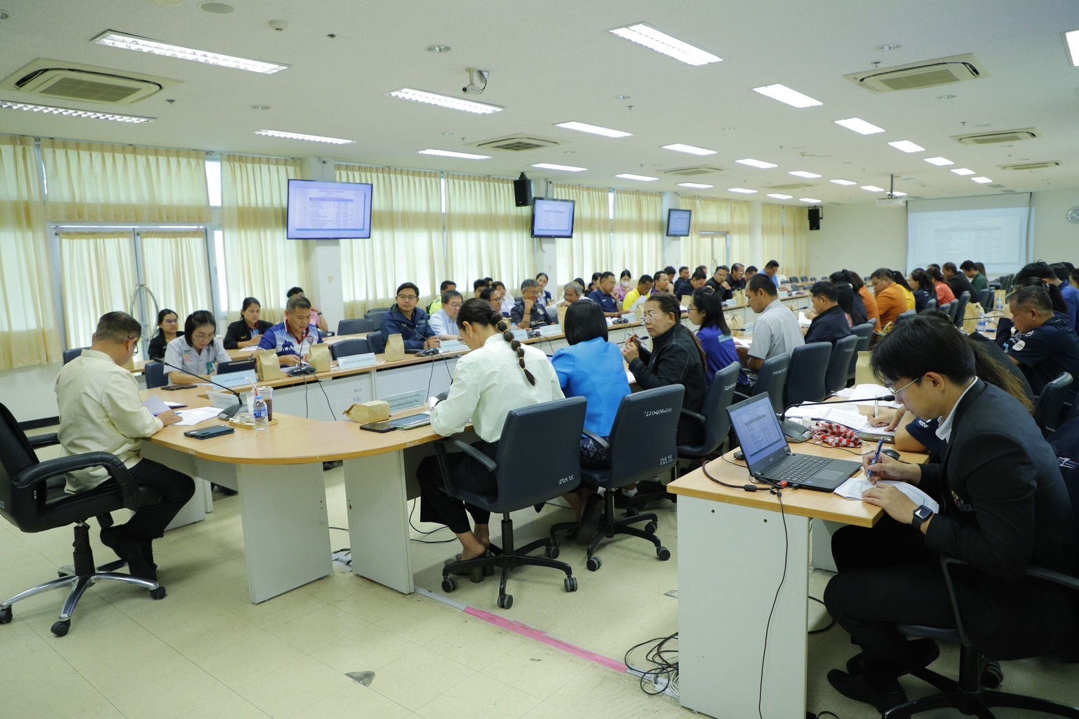 🔆พช.บุรีรัมย์🔆 GROWTH TEAM BURIRAM สร้างสรรค์ สร้างสุข : ร่วมประชุมจัดทำคำขอสนับสนุนงบประมาณการสนับสนุนการจัดการแข่งขันรถจักรยานยนต์ชิงแชมป์โลก รายการ โมโต จีพี ประจำปี 2569