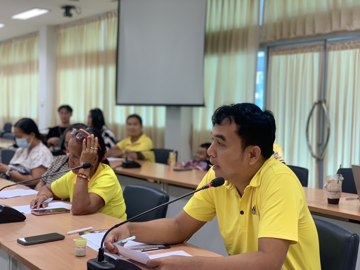 🔆พช.บุรีรัมย์🔆 GROWTH TEAM BURIRAM สร้างสรรค์ สร้างสุข : ประชุมคัดเลือกผู้ผลิต ผู้ประกอบการ OTOP เข้าร่วมโครงการพัฒนาศักยภาพ OTOP Trader