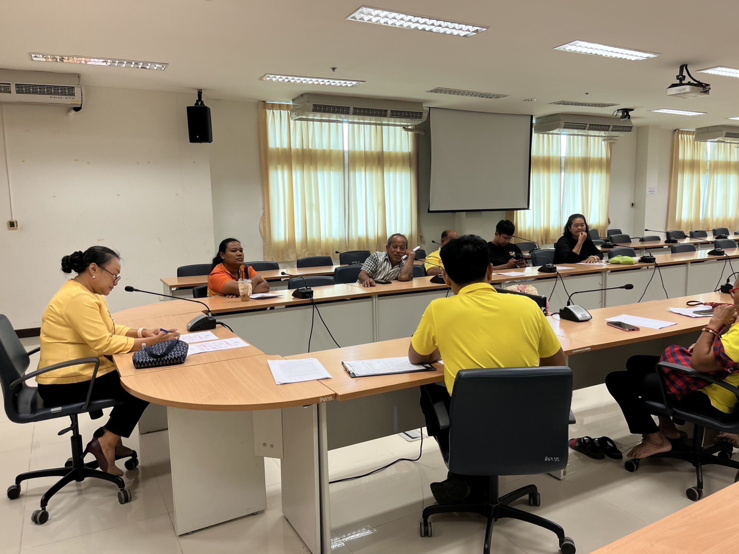 🔆พช.บุรีรัมย์🔆 GROWTH TEAM BURIRAM สร้างสรรค์ สร้างสุข : ประชุมคัดเลือกผู้ผลิต ผู้ประกอบการ OTOP เข้าร่วมโครงการพัฒนาศักยภาพ OTOP Trader