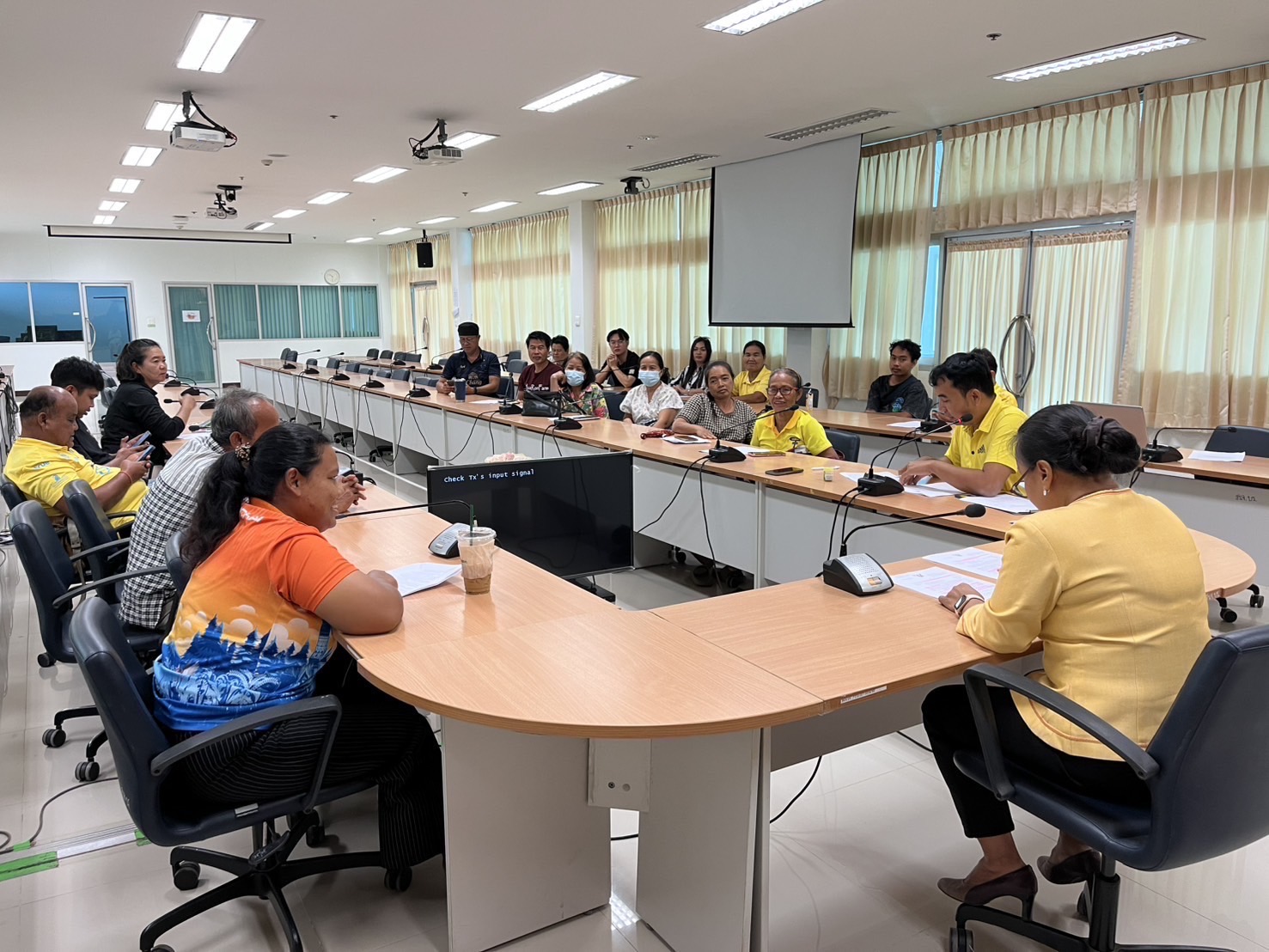 🔆พช.บุรีรัมย์🔆 GROWTH TEAM BURIRAM สร้างสรรค์ สร้างสุข : ประชุมคัดเลือกผู้ผลิต ผู้ประกอบการ OTOP เข้าร่วมโครงการพัฒนาศักยภาพ OTOP Trader