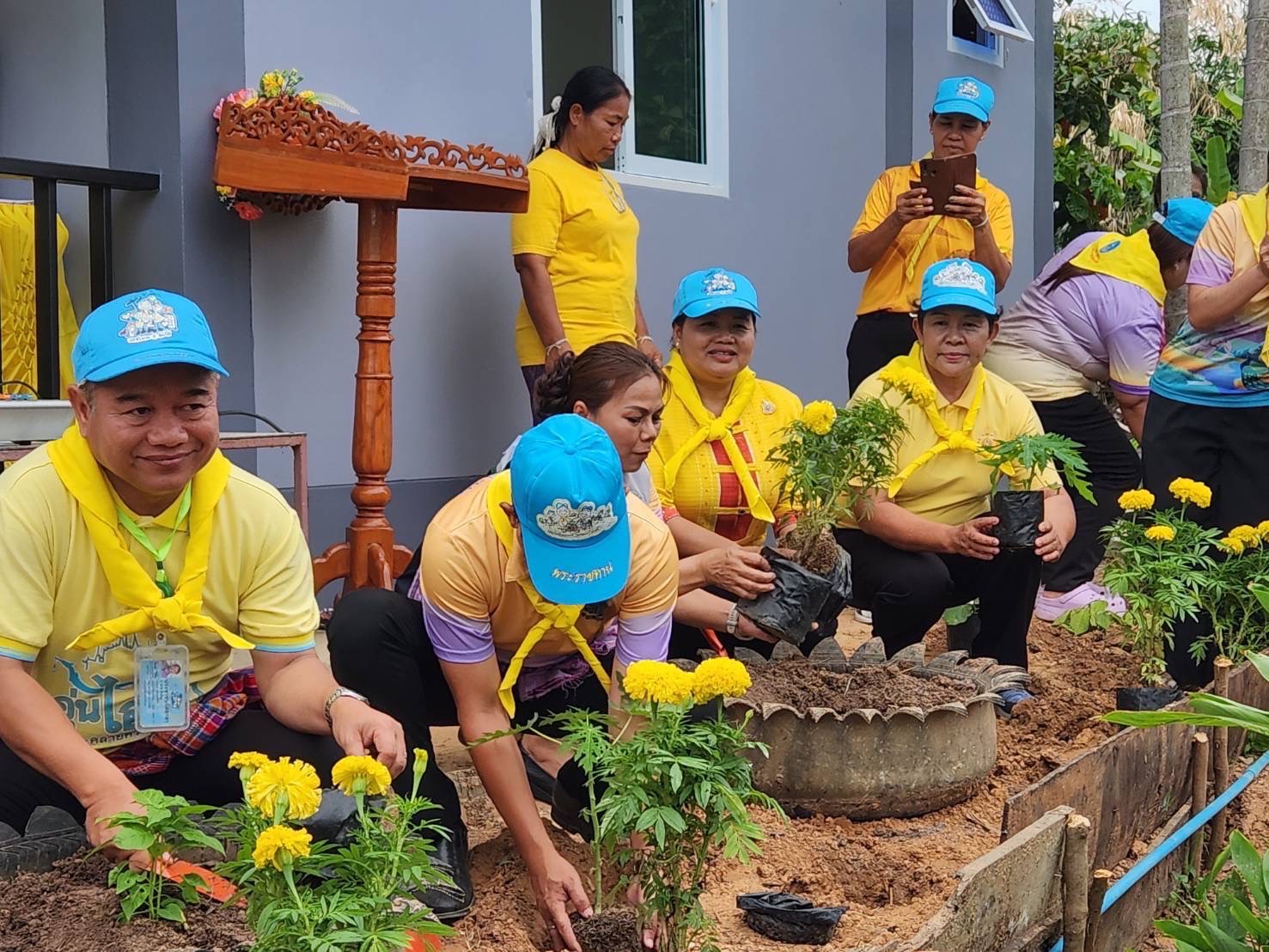 🔆พช.บุรีรัมย์🔆GROWTH TEAM BURIRAM สร้างสรรค์ สร้างสุข : มอบบ้านตามโครงการบ้านห่วงใยจากใจ GLO เพื่อสร้างโอกาสความเสมอภาคทางสังคม และลดความเหลื่อมล้ำความยากจนในมิติด้านความเป็นอยู่ตามระบบ TPMAP