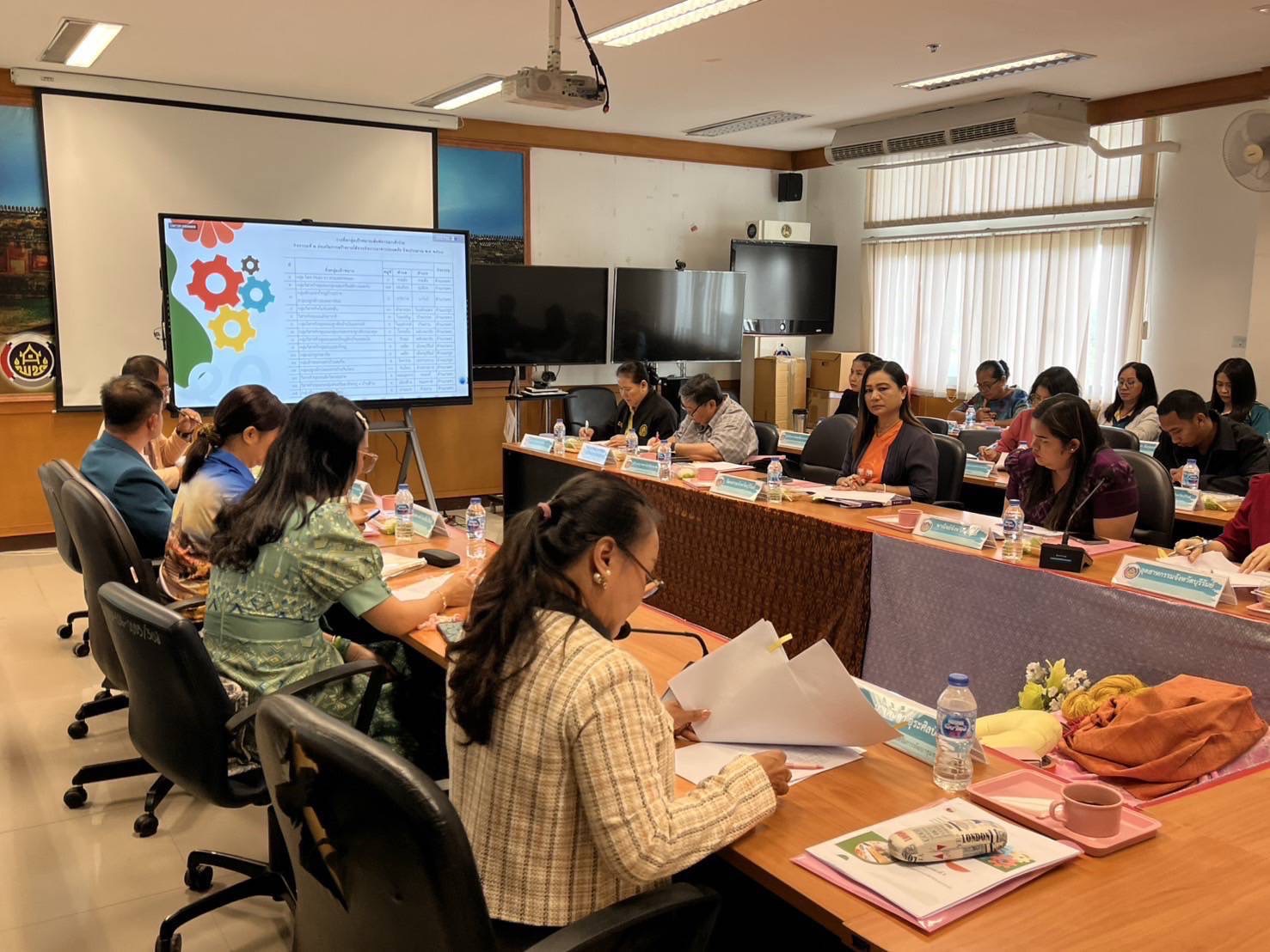 🔆พช.บุรีรัมย์🔆 GROWTH TEAM BURIRAM สร้างสรรค์ สร้างสุข : ประชุมคณะทำงานสนับสนุนการขับเคลื่อนการพัฒนาเศรษฐกิจฐานรากและประชารัฐ จังหวัดบุรีรัมย์