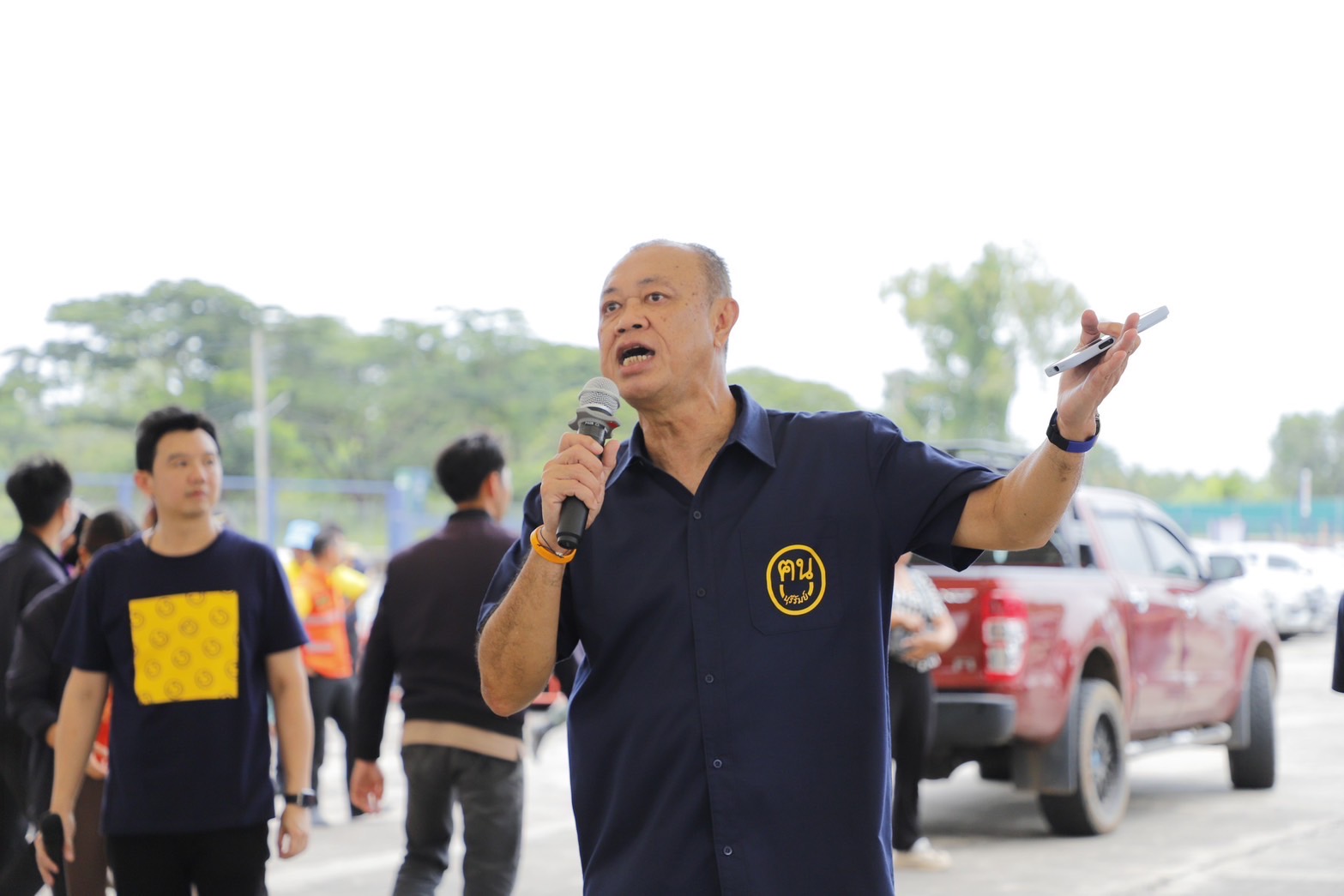 🔆พช.บุรีรัมย์🔆 GROWTH TEAM BURIRAM สร้างสรรค์ สร้างสุข : ผู้ตรวจราชการกรมการพัฒนาชุมชน “รุดเยี่ยม ให้กำลังใจ ผู้อพยพ” จากเหตุการณ์ การสู้รบตามแนวชายแดนอำเภอบ้านกรวดและอำเภอละหานทราย
