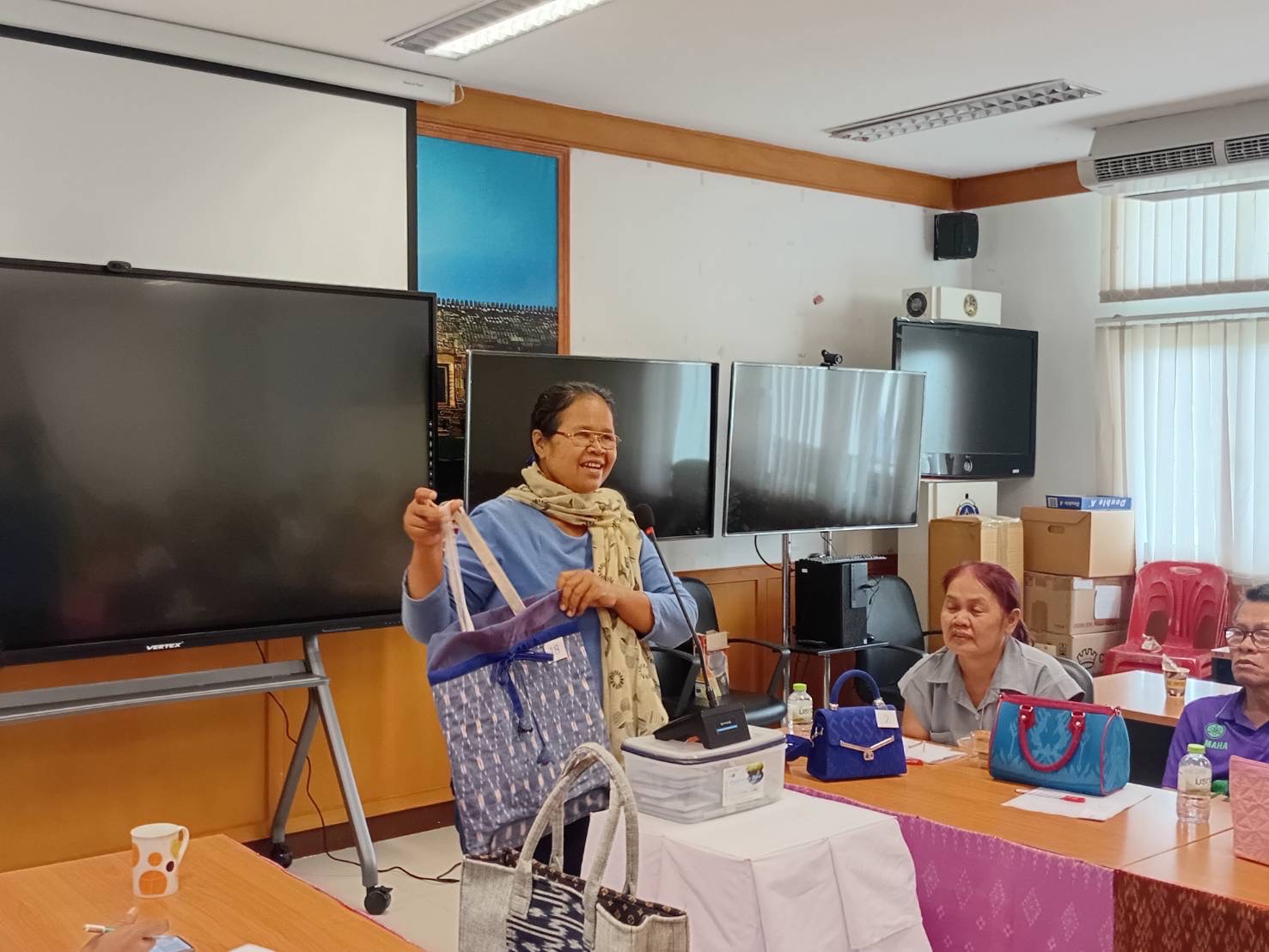 🔆พช.บุรีรัมย์🔆 GROWTH TEAM BURIRAM สร้างสรรค์ สร้างสุข : นำเสนอผลงานโครงการส่งเสริมการผลิต การแปรรูป การตลาด สินค้าเกษตรปลอดภัย