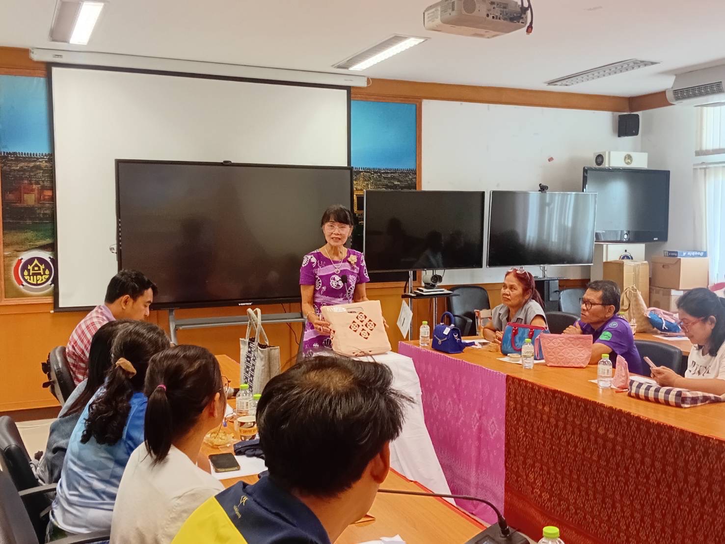 🔆พช.บุรีรัมย์🔆 GROWTH TEAM BURIRAM สร้างสรรค์ สร้างสุข : นำเสนอผลงานโครงการส่งเสริมการผลิต การแปรรูป การตลาด สินค้าเกษตรปลอดภัย