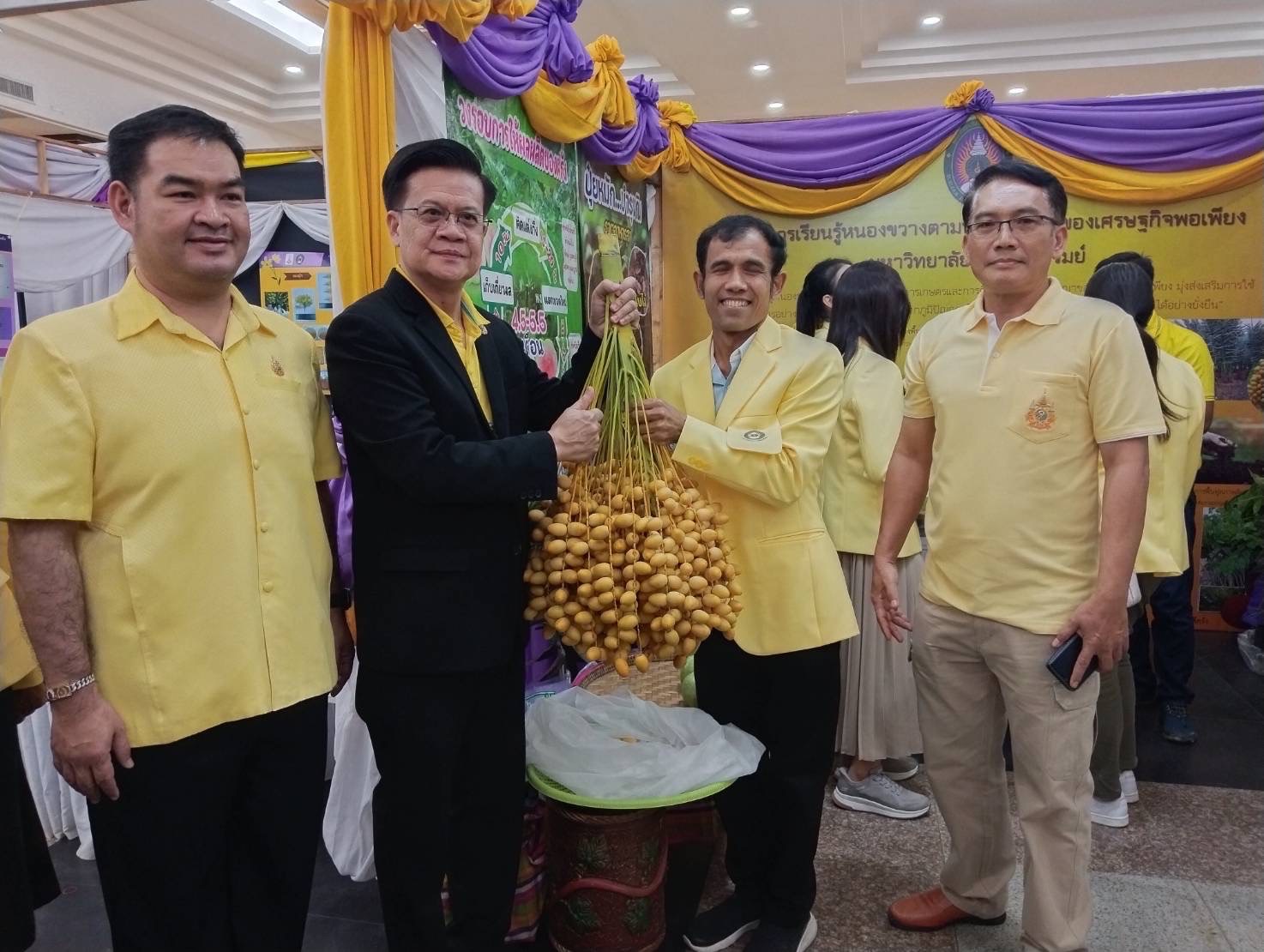 🔆พช.บุรีรัมย์🔆GROWTH TEAM BURIRAM สร้างสรรค์ สร้างสุข : ร่วมงานรูปธรรมผลการดําเนินโครงการยุทธศาสตร์มหาวิทยาลัยราชภัฏบุรีรัมย์เพื่อการพัฒนาท้องถิ่น ปีงบประมาณ พ.ศ. 2568 “นวัตกรรมชุมชนภายใต้โครงการยุทธศาสตร์มหาวิทยาลัยราชภัฏบุรีรัมย์เพื่อการพัฒนาท้องถิ่น”