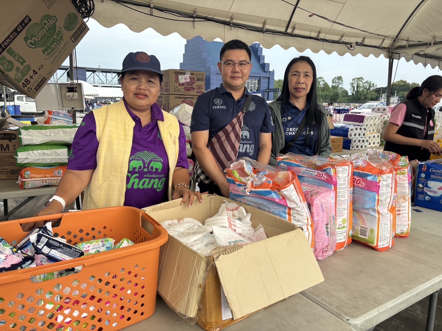 🔆พช.บุรีรัมย์🔆 GROWTH TEAM BURIRAM สร้างสรรค์ สร้างสุข : ระดมทีมร่วมช่วยเหลือพี่น้องผู้ได้รับผลกระทบจากเหตุการณ์ การสู้รบตามแนวชายแดนอำเภอบ้านกรวดและอำเภอละหานทราย (วันที่3)