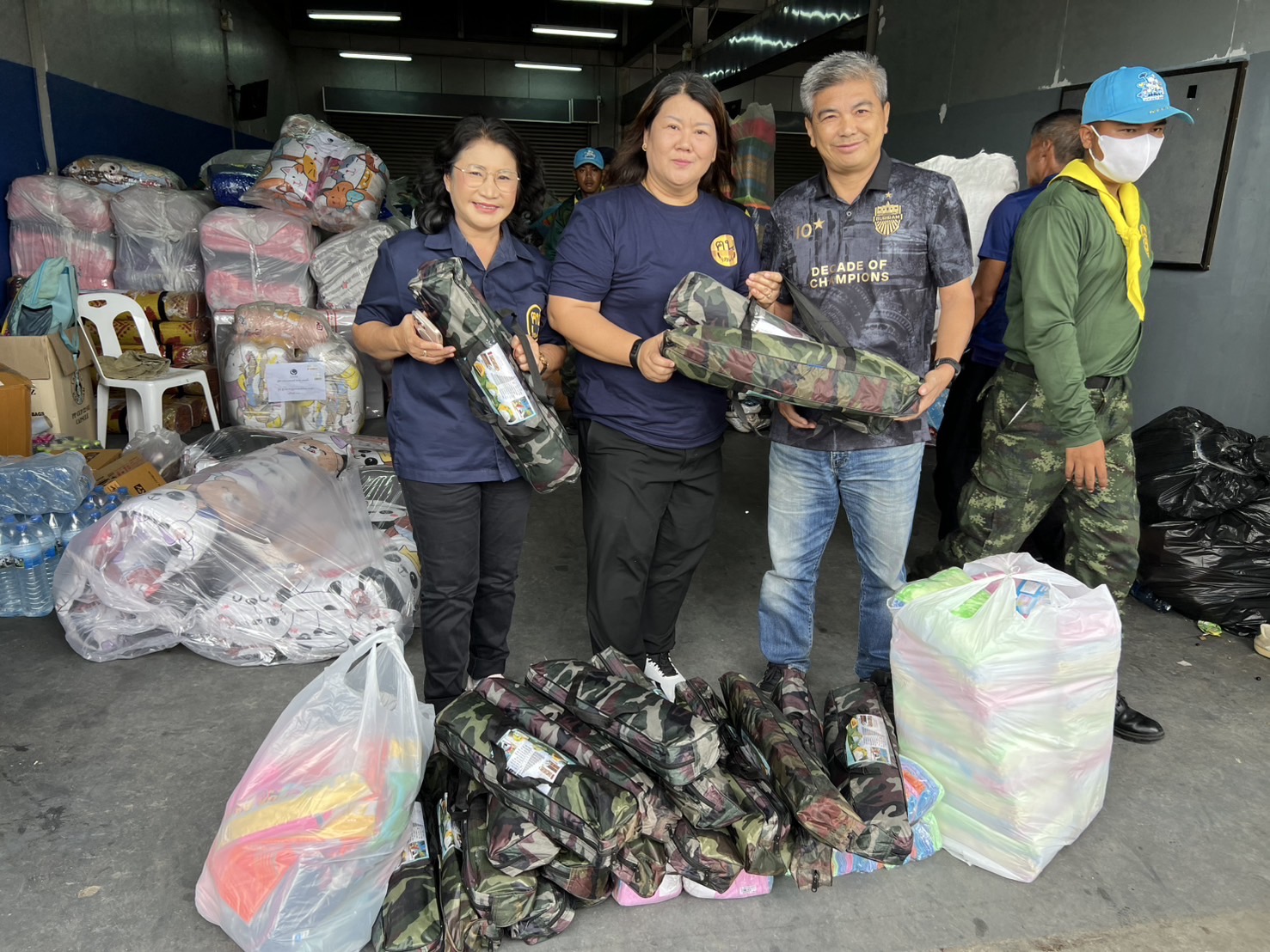 🔆พช.บุรีรัมย์🔆 GROWTH TEAM BURIRAM สร้างสรรค์ สร้างสุข : ระดมทีมร่วมช่วยเหลือพี่น้องผู้ได้รับผลกระทบจากเหตุการณ์ การสู้รบตามแนวชายแดนอำเภอบ้านกรวดและอำเภอละหานทราย (วันที่6)