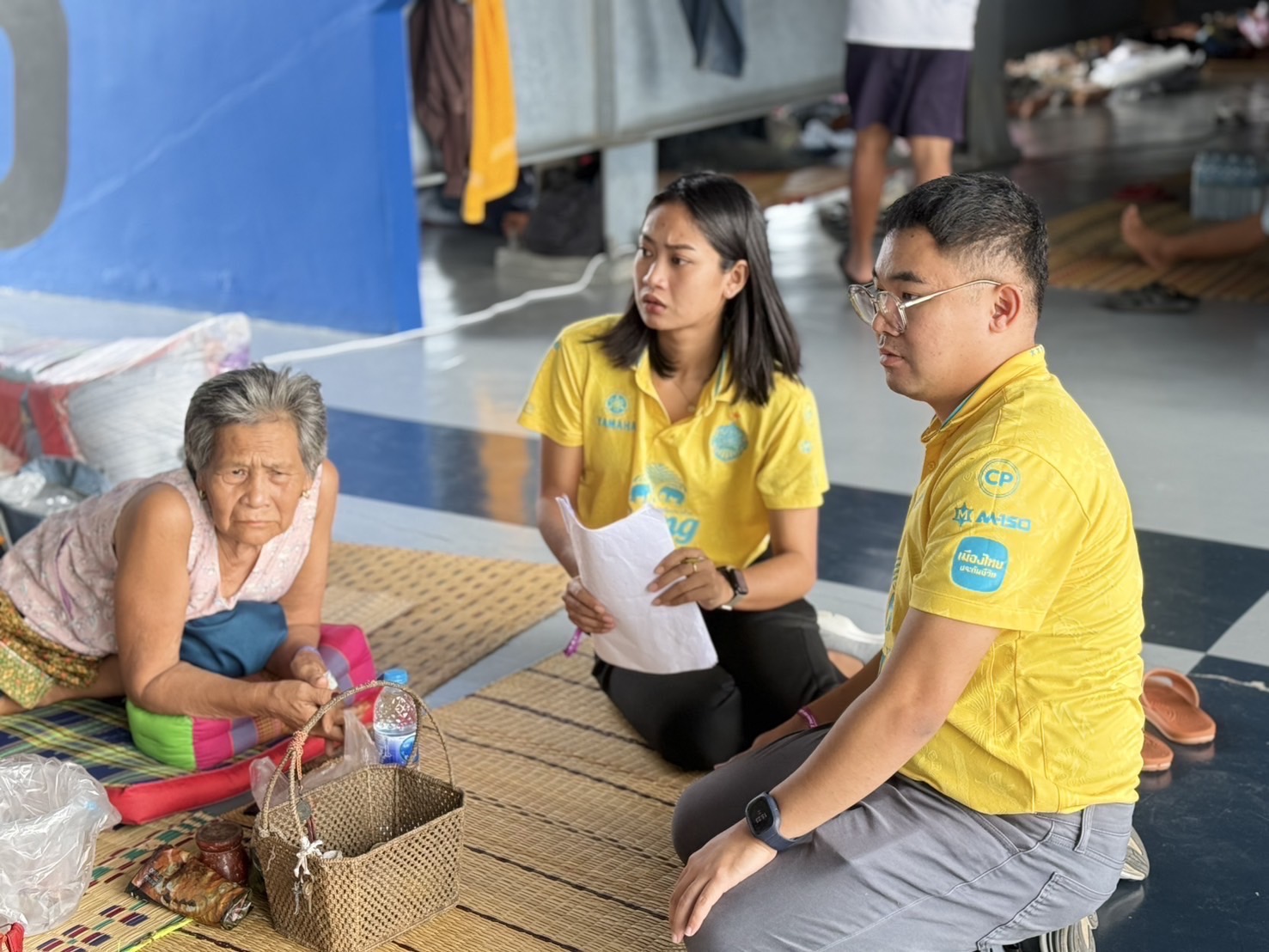 🔆พช.บุรีรัมย์🔆 GROWTH TEAM BURIRAM สร้างสรรค์ สร้างสุข : ระดมทีมร่วมช่วยเหลือพี่น้องผู้ได้รับผลกระทบจากเหตุการณ์ การสู้รบตามแนวชายแดนอำเภอบ้านกรวดและอำเภอละหานทราย (วันที่7)
