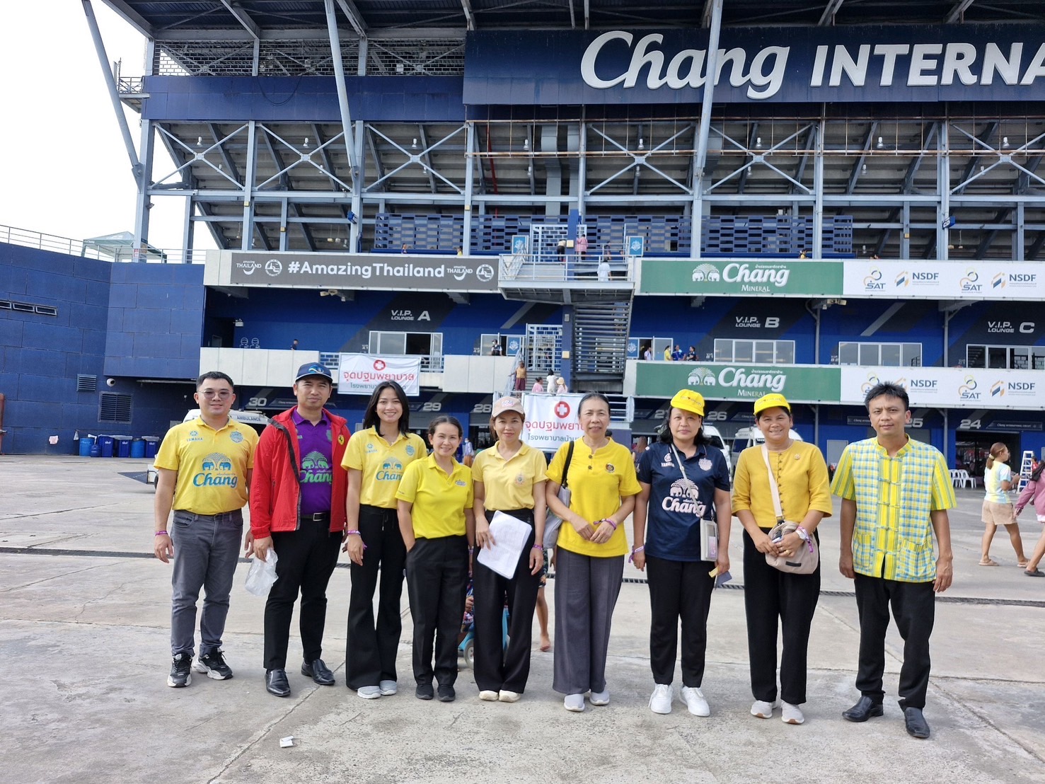 🔆พช.บุรีรัมย์🔆 GROWTH TEAM BURIRAM สร้างสรรค์ สร้างสุข : ระดมทีมร่วมช่วยเหลือพี่น้องผู้ได้รับผลกระทบจากเหตุการณ์ การสู้รบตามแนวชายแดนอำเภอบ้านกรวดและอำเภอละหานทราย (วันที่7)