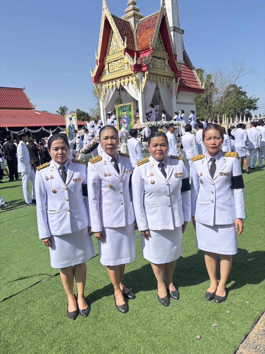 🔆พช.บุรีรัมย์🔆 GROWTH TEAM BURIRAM สร้างสรรค์ สร้างสุข : ร่วมพิธีพระราชทานเพลิงศพของพลทหาร ธีรยุทธ กระจ่างทอง “ทหารกล้า” ชาวบุรีรัมย์ ที่สละชีพเพื่อปกป้องอธิปไตยของชาติ จากเหตุการณ์พื้นที่ชายแดนไทย-กัมพูชา