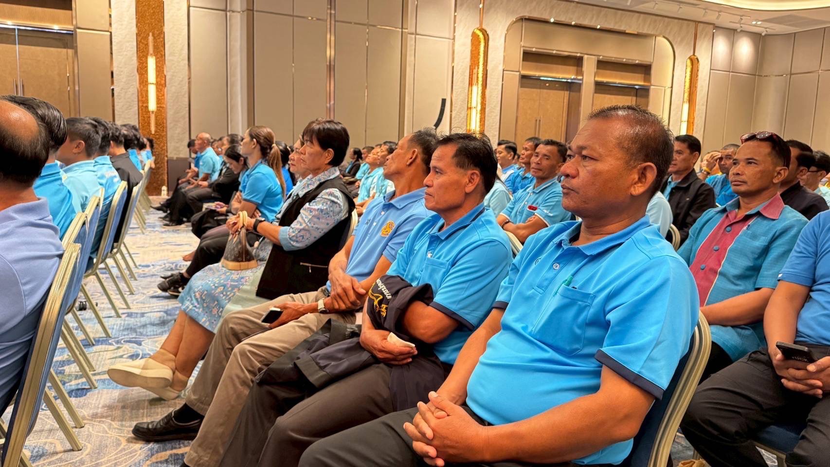 🔆พช.บุรีรัมย์🔆 GROWTH TEAM BURIRAM : ร่วมโครงการเตรียมความพร้อมเพื่อรับพระราชทานเงินขวัญถุงกองทุนแม่ของแผ่นดิน ประจำปี 2568 “ก้าวสู่ทศวรรษที่ 3 อ้อมกอดของแม่”