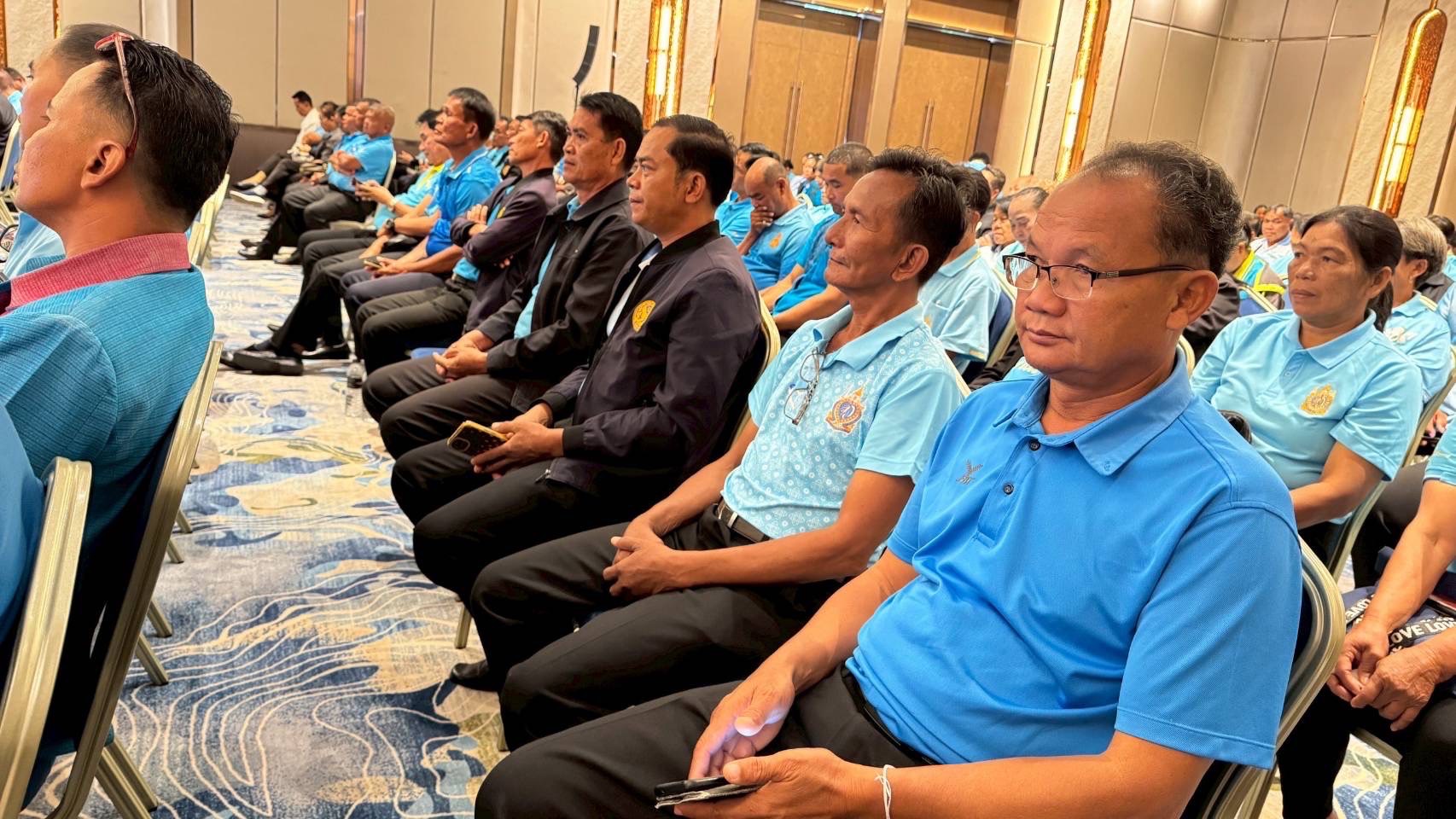 🔆พช.บุรีรัมย์🔆 GROWTH TEAM BURIRAM : ร่วมโครงการเตรียมความพร้อมเพื่อรับพระราชทานเงินขวัญถุงกองทุนแม่ของแผ่นดิน ประจำปี 2568 “ก้าวสู่ทศวรรษที่ 3 อ้อมกอดของแม่”
