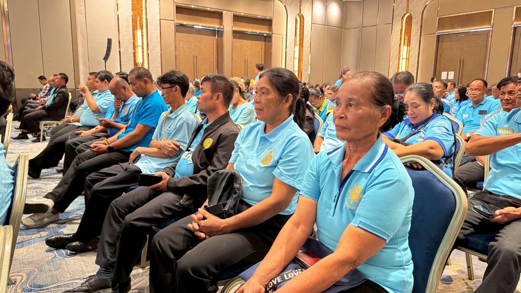 🔆พช.บุรีรัมย์🔆 GROWTH TEAM BURIRAM : ร่วมโครงการเตรียมความพร้อมเพื่อรับพระราชทานเงินขวัญถุงกองทุนแม่ของแผ่นดิน ประจำปี 2568 “ก้าวสู่ทศวรรษที่ 3 อ้อมกอดของแม่”