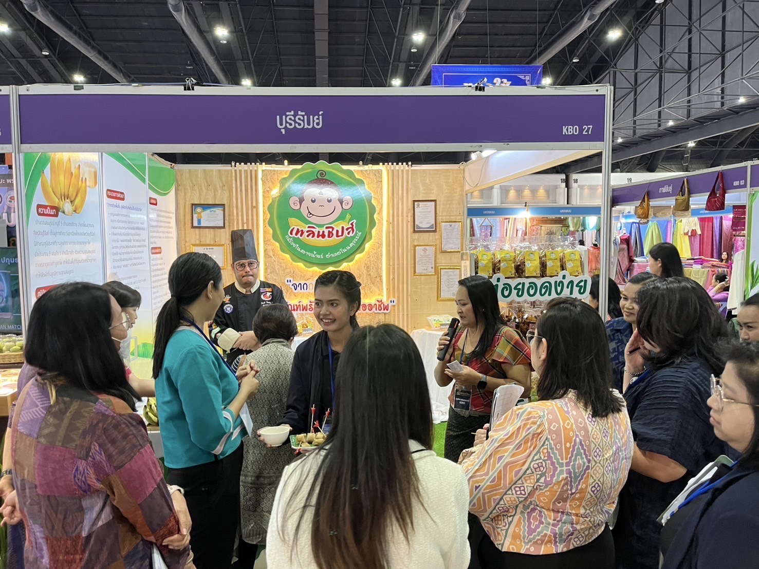 🔆พช.บุรีรัมย์🔆 GROWTH TEAM BURIRAM สร้างสรรค์ สร้างสุข : พจ.บุรีรัมย์ เยี่ยมชม ให้กำลังใจ ผู้ประกอบการ OTOP เข้าจำหน่ายผลิตภัณฑ์ ในงาน “ศิลปาชีพประทีปไทย OTOP หลอมดวงใจ ด้วยพระบารมี” (วันที่2)