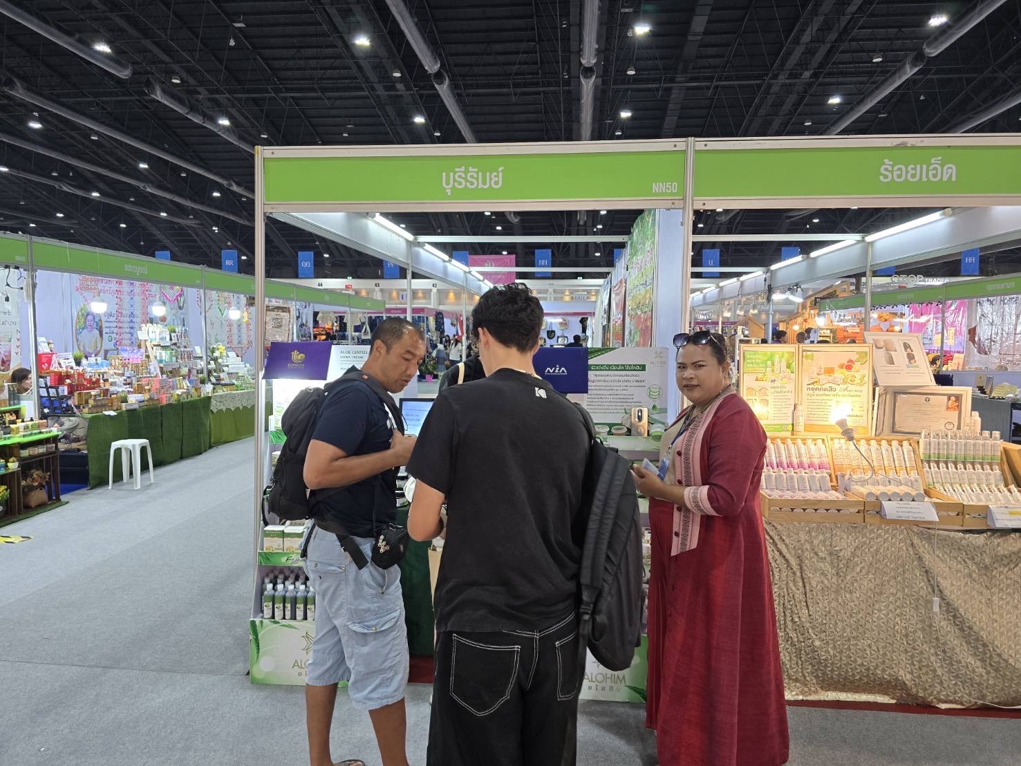 🔆พช.บุรีรัมย์🔆 GROWTH TEAM BURIRAM สร้างสรรค์ สร้างสุข :นำทัพผู้ผลิต ผู้ประกอบการ OTOP ร่วมจัดแสดงและจำหน่ายสินค้า OTOP ในงาน “ศิลปาชีพประทีปไทย OTOP หลอมดวงใจ ด้วยพระบารมี” (วันที่3)