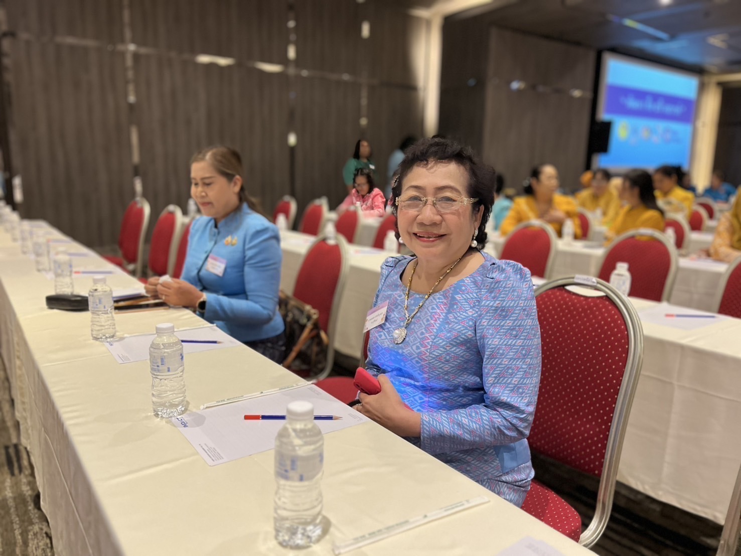 🔆พช.บุรีรัมย์🔆 GROWTH TEAM BURIRAM สร้างสรรค์ สร้างสุข : ถอดบทเรียนความสำเร็จการขับเคลื่อนนโยบายกระทรวงมหาดไทยขององค์กรสตรี ส่งเสริมพลังสตรีขับเคลื่อนงานพัฒนาชุมชน