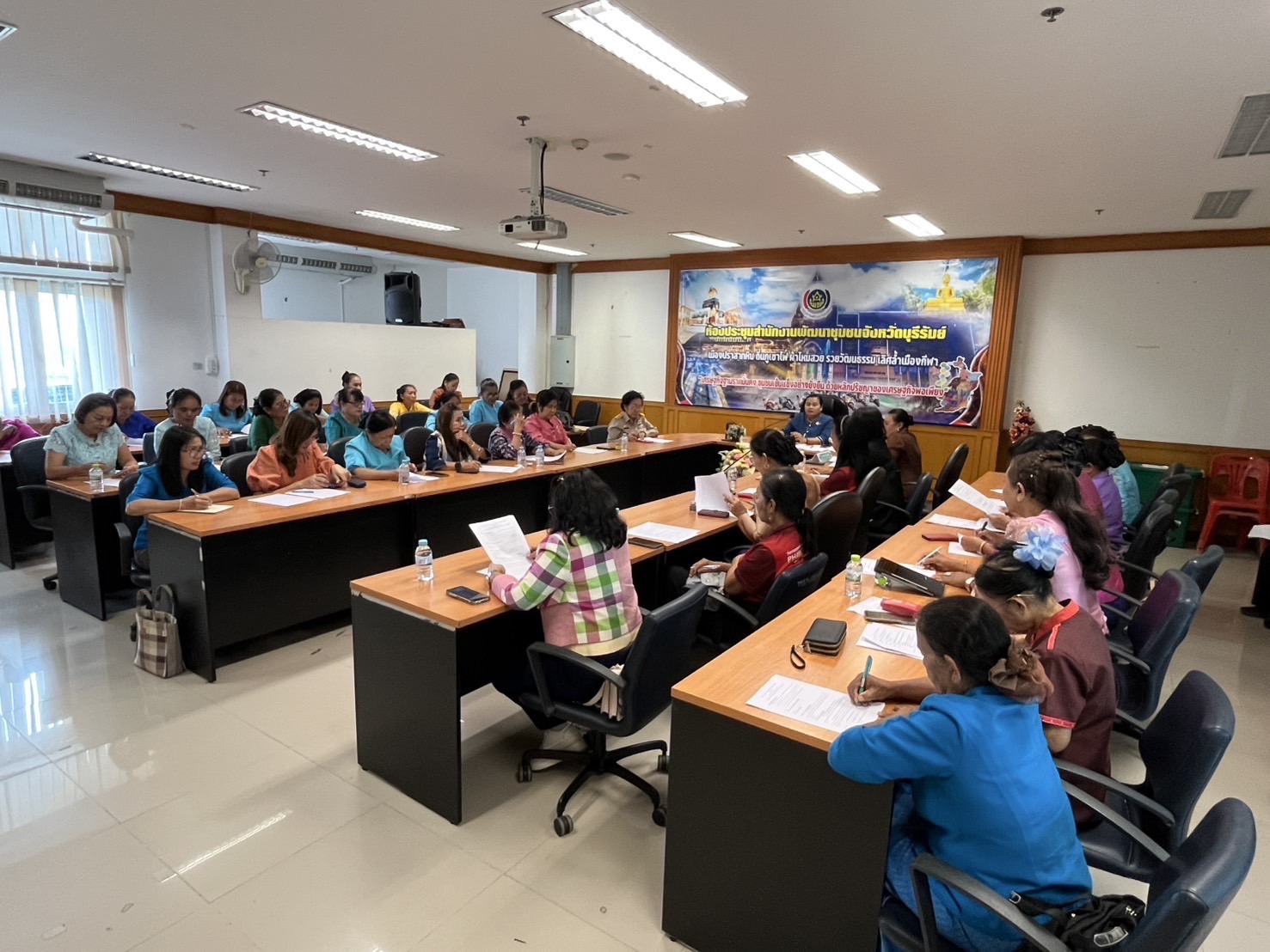 🔆พช.บุรีรัมย์🔆 GROWTH TEAM BURIRAM สร้างสรรค์ สร้างสุข : สตรีบุรีรัมย์ ประชุมคณะกรรมการพัฒนาสตรีจังหวัดบุรีรัมย์ ในการขับเคลื่อนนโยบายกระทรวงมหาดไทย ปี 2568