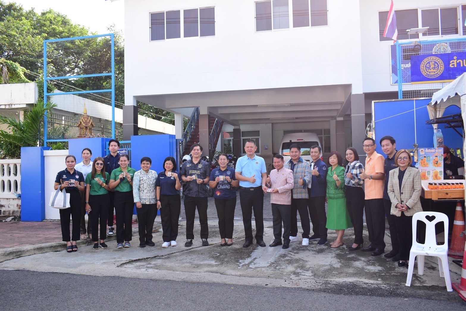 🔆พช.บุรีรัมย์🔆 GROWTH TEAM BURIRAM สร้างสรรค์ สร้างสุข :ร่วมตรวจเยี่ยมเกษตรกรและผู้ประกอบการในกิจกรรมจัดจุดจําหน่ายสินค้า “ตลาดนัดสามเกลอ” ครั้งที่ 2