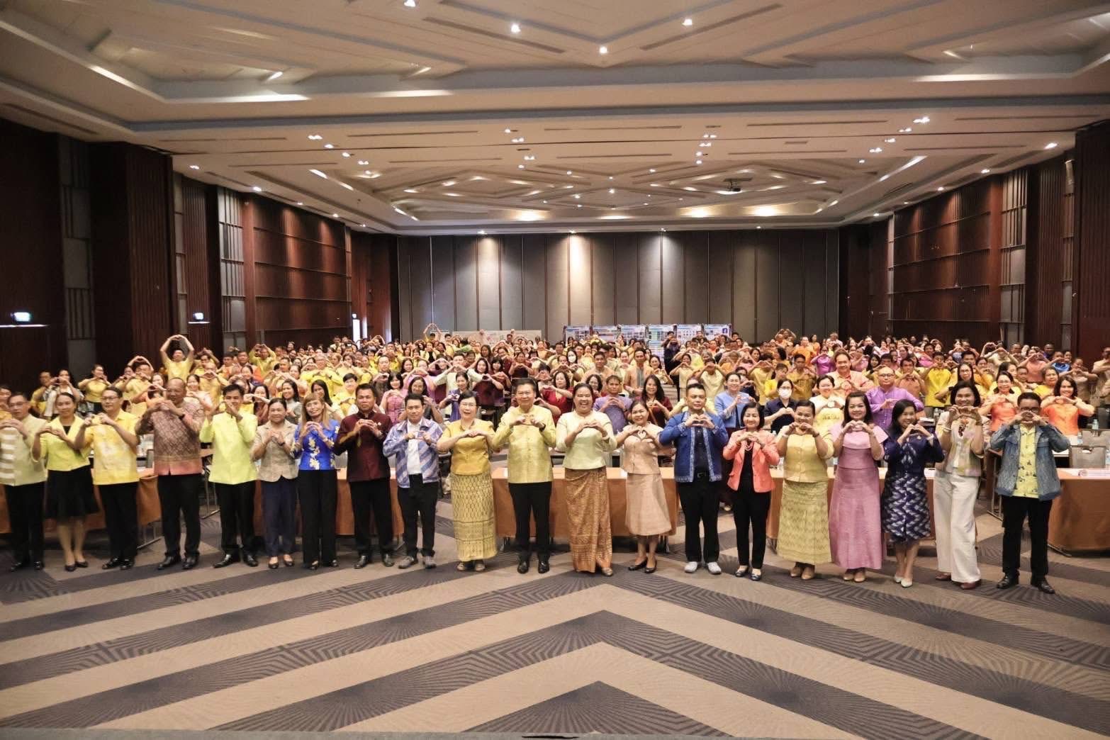 🔆พช.บุรีรัมย์🔆 GROWTH TEAM BURIRAM สร้างสรรค์ สร้างสุข : ร่วมโครงการ “เพิ่มประสิทธิภาพการตรวจราชการและสนับสนุนหน่วยรับตรวจในการขับเคลื่อนงานตามแผนปฏิบัติราชการกรมการพัฒนาชุมชน”