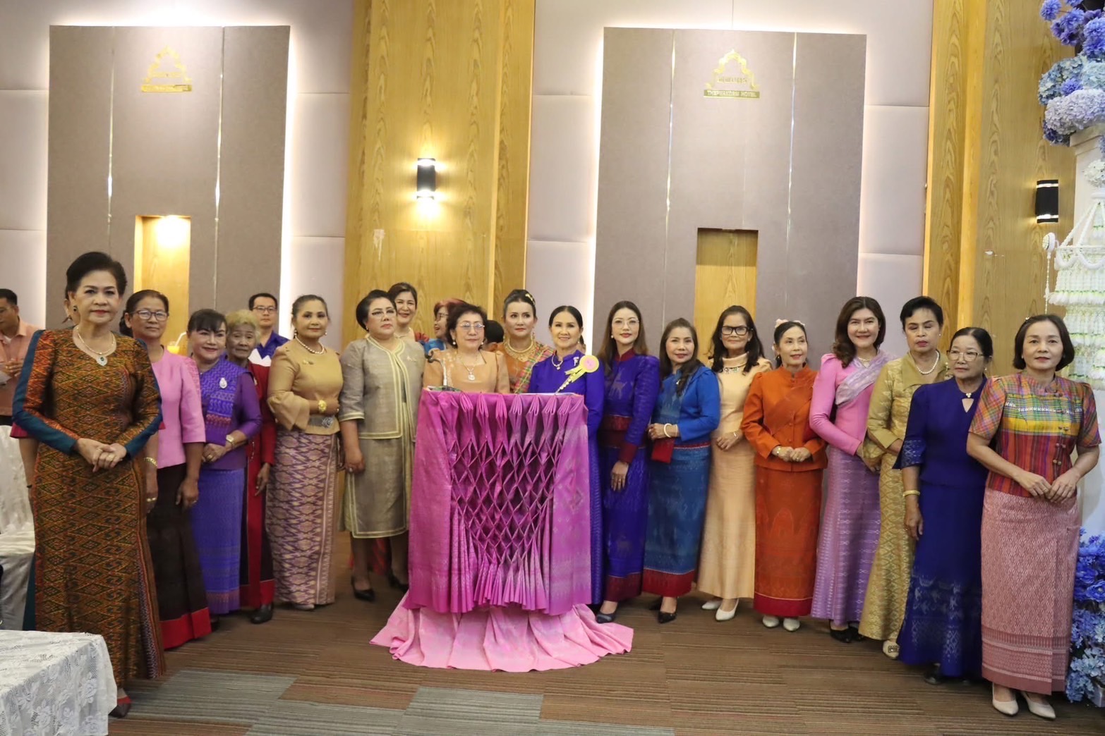 🔆พช.บุรีรัมย์🔆GROWTH TEAM BURIRAM สร้างสรรค์ สร้างสุข : แสดงพลังสตรี จัดโครงการ สืบสาน อนุรักษ์ศิลป์ ผ้าถิ่นไทย ประจําปีงบประมาณ พ.ศ.2568
